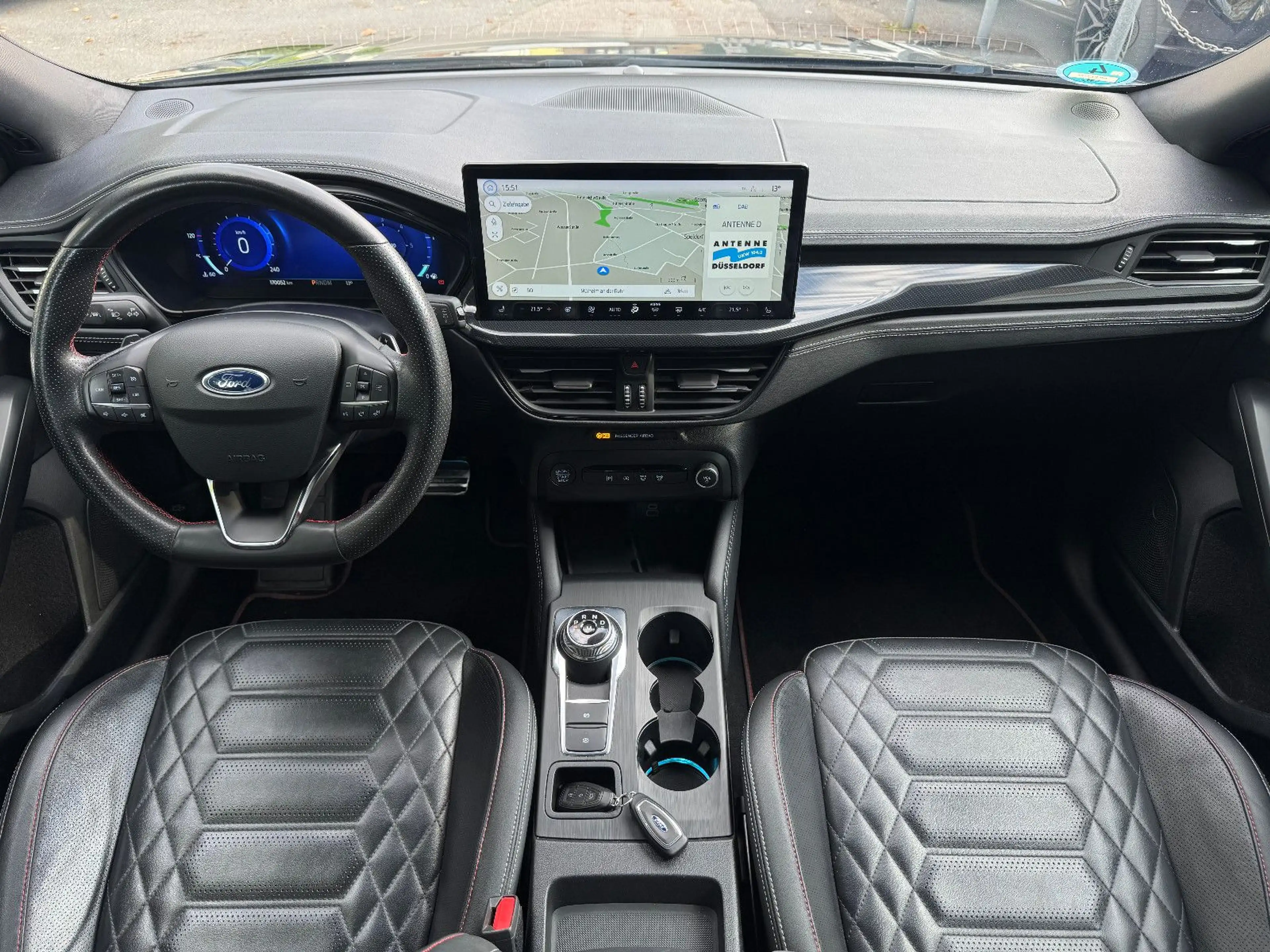Ford Focus 1,5 ST-Line Vignale Matrix LED Family AHK — photo 2