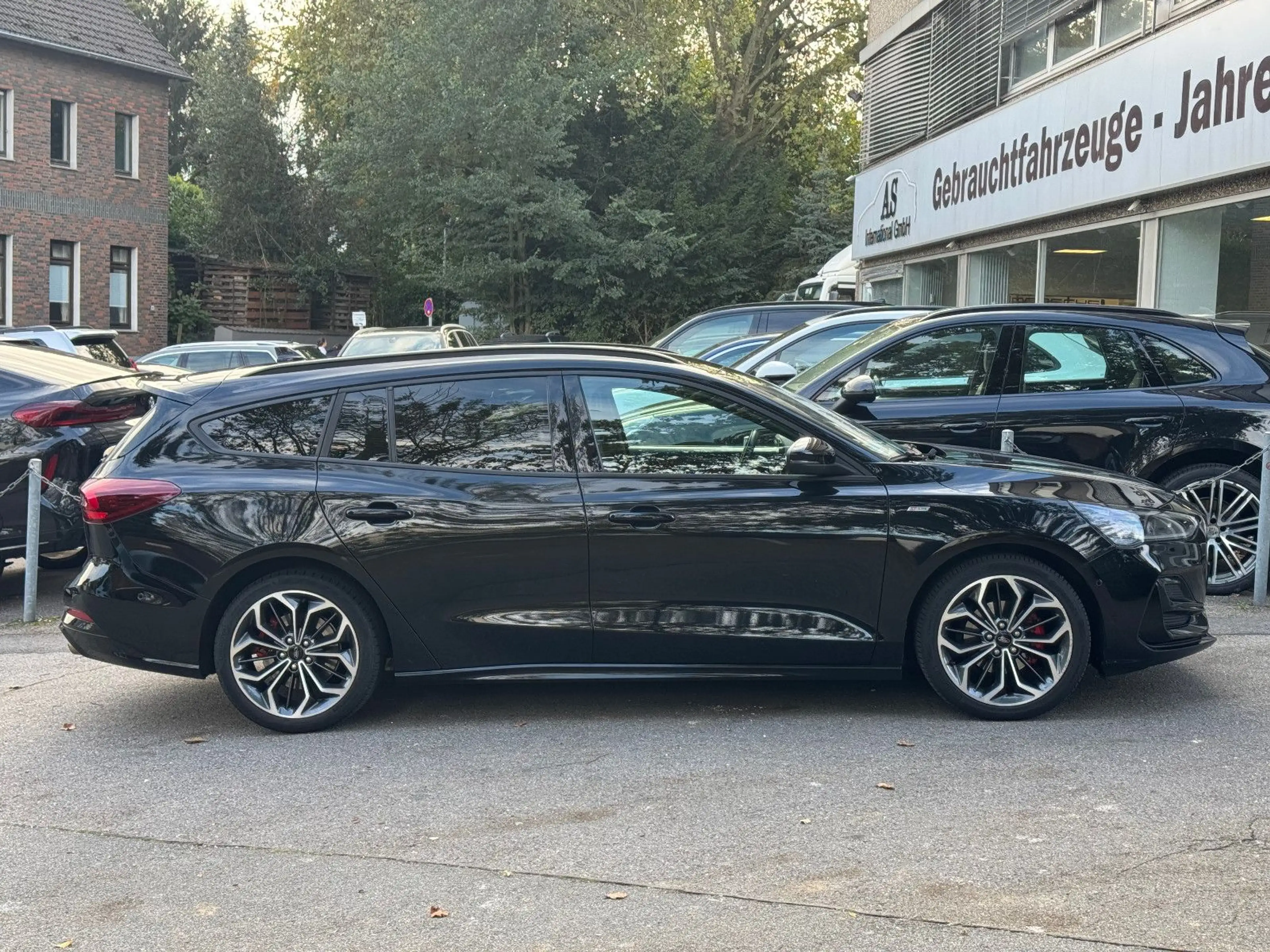 Ford Focus 1,5 ST-Line Vignale Matrix LED Family AHK — photo 5