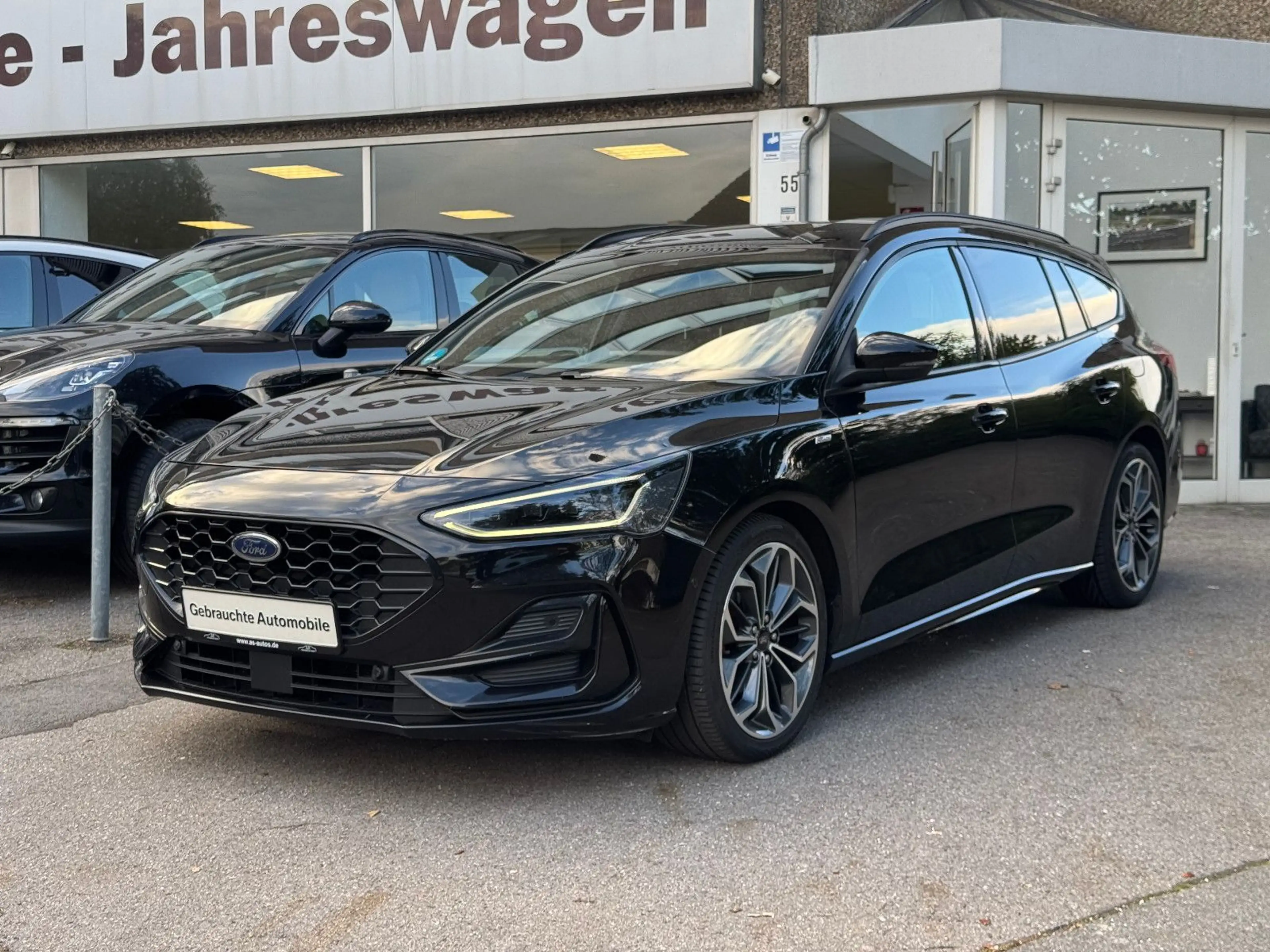 Ford Focus 1,5 ST-Line Vignale Matrix LED Family AHK