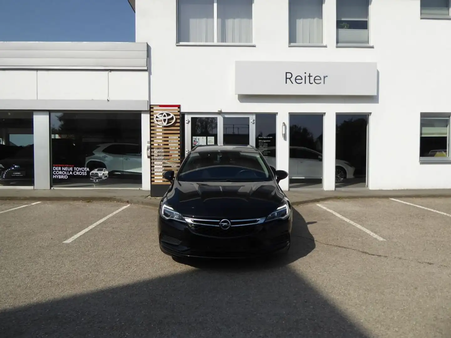 Opel Astra Sports Tourer 1,0 Ecotec *NAVI*AHK* Zwart - 1