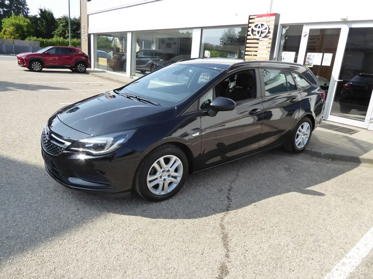 Opel Astra Sports Tourer 1,0 Ecotec *NAVI*AHK* Zwart - 2