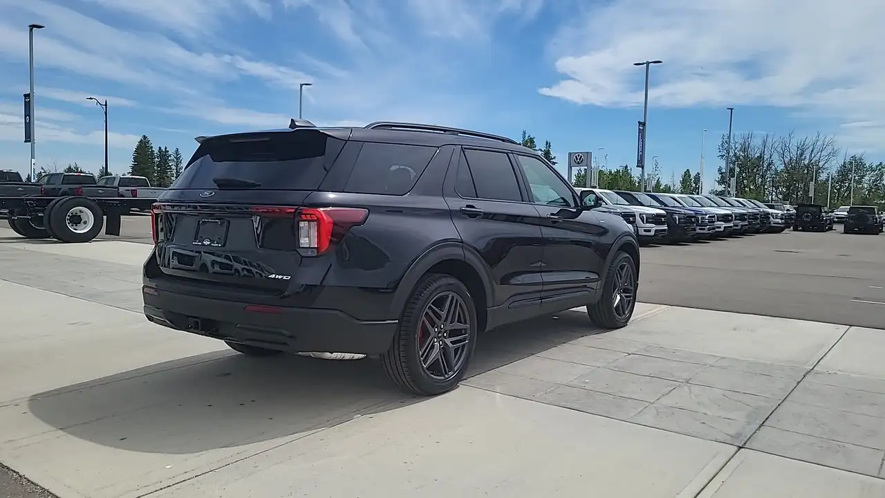 Ford Explorer photo Ford Explorer