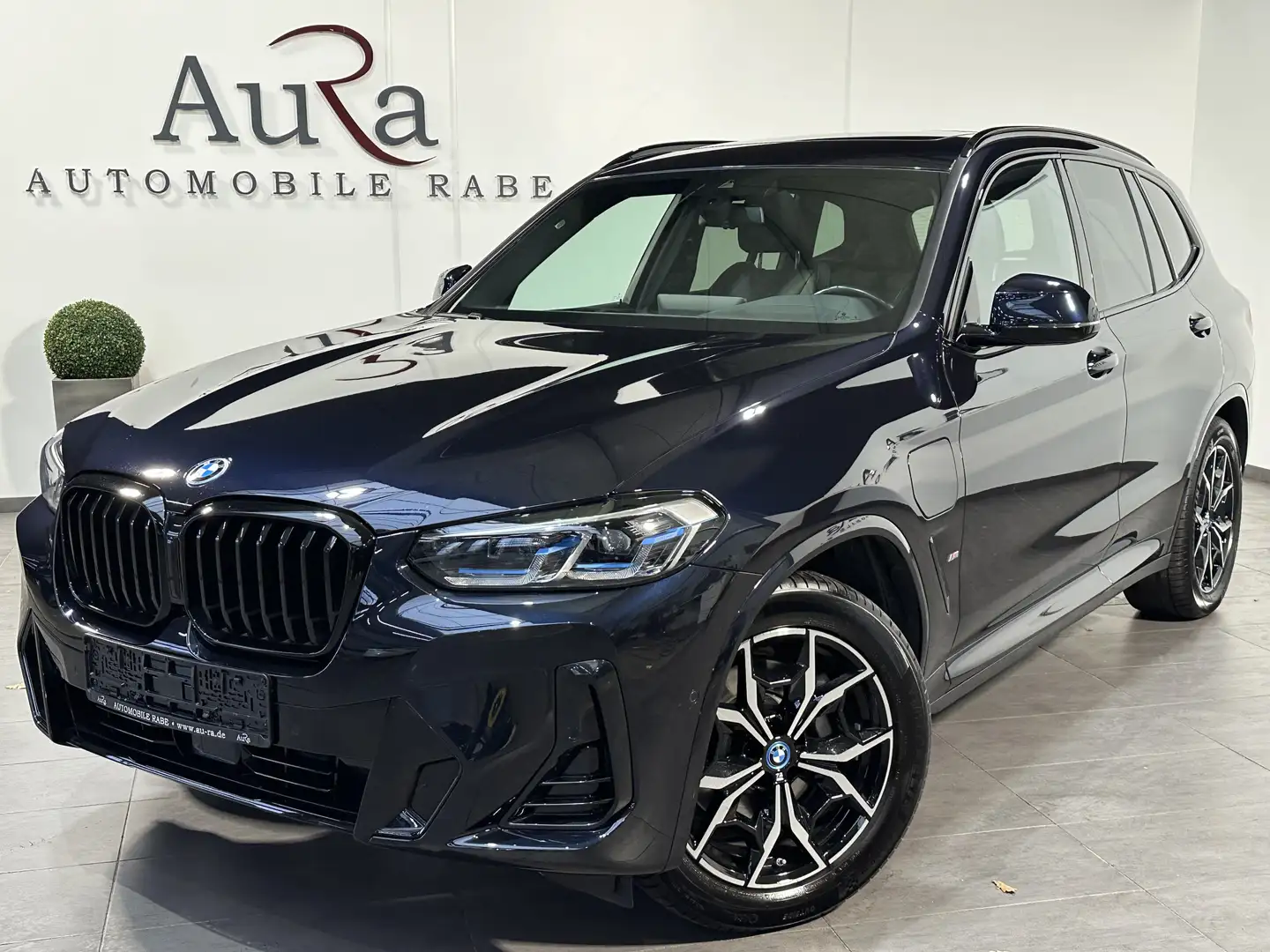 BMW X3 xDrive30e M-Sport NAV+LASER+PANO+HEAD-UP+19ZO Noir - 1