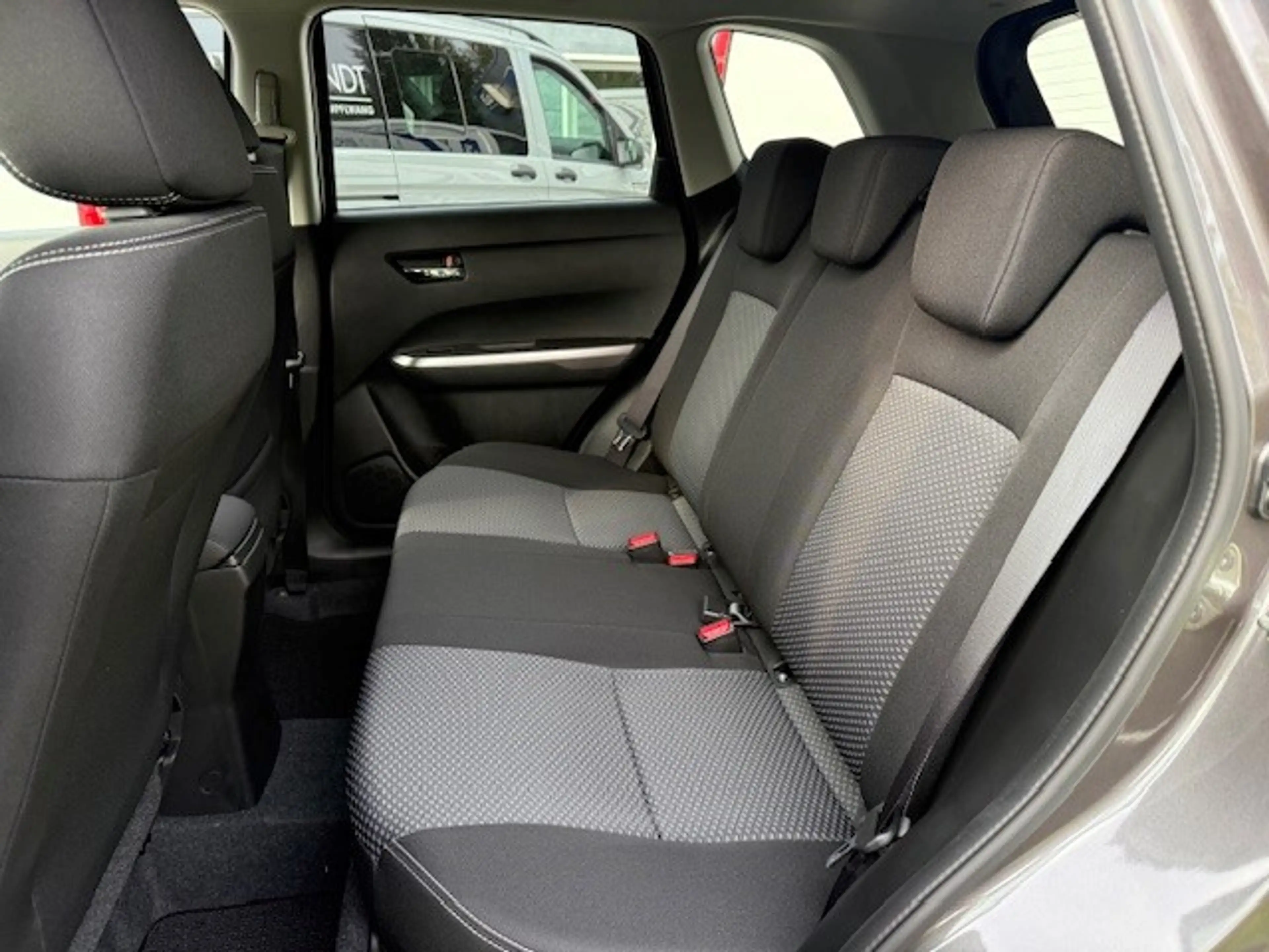 Suzuki Vitara Vitara 1,4 Hybrid shine Aut. shine — photo 10
