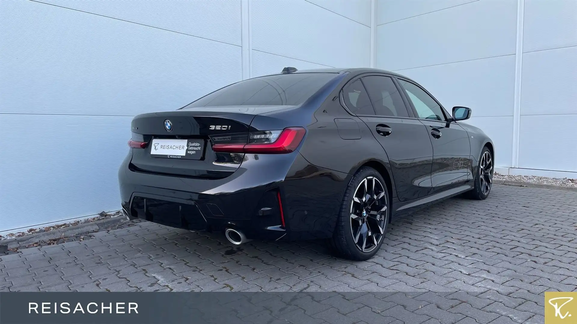 BMW 320 i xDrive Lim M Sport,AHK,LCPro.HuD,ACC Schwarz - 2