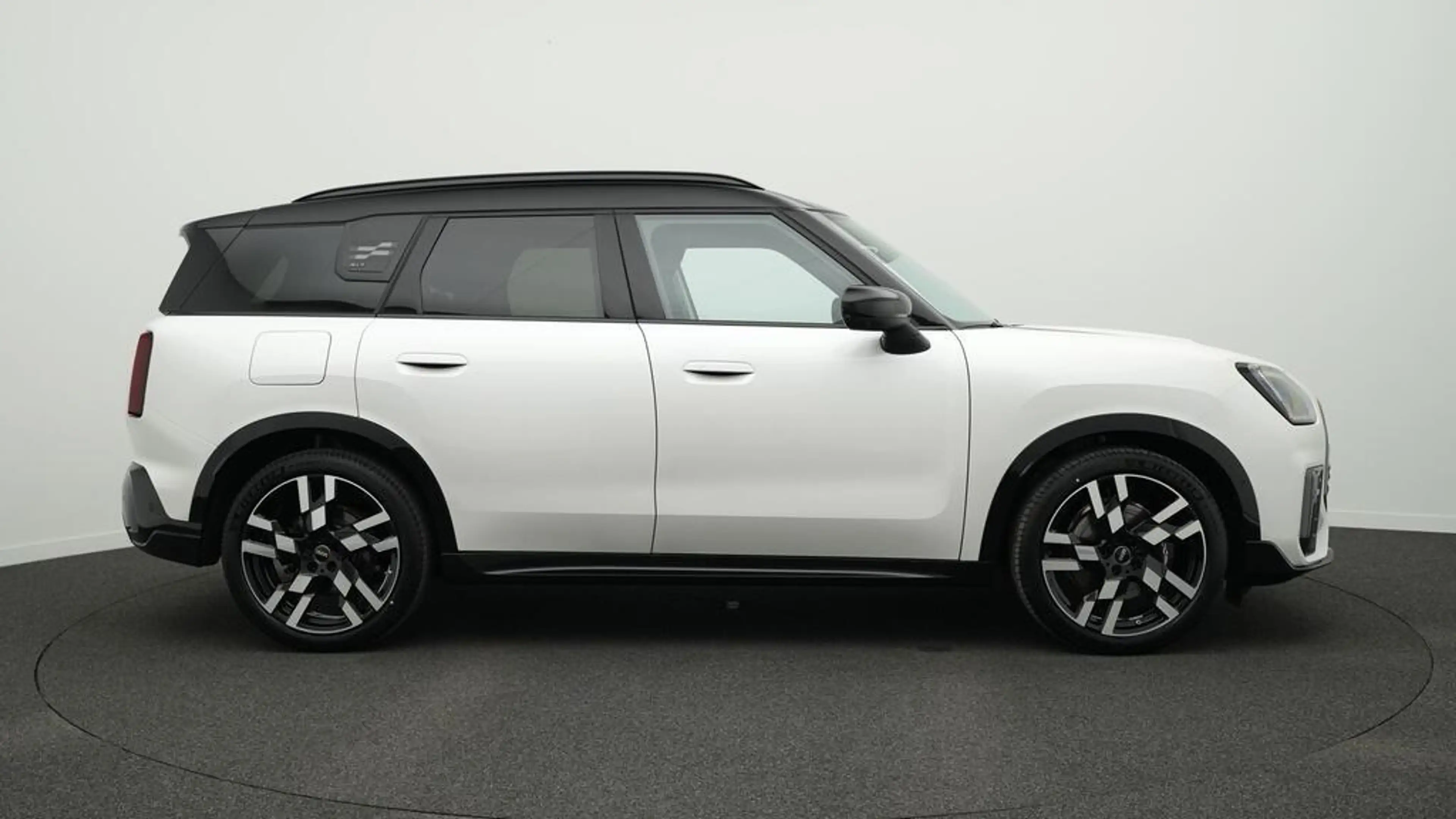 MINI Countryman S All4 John Cooper Works Trim — photo 2
