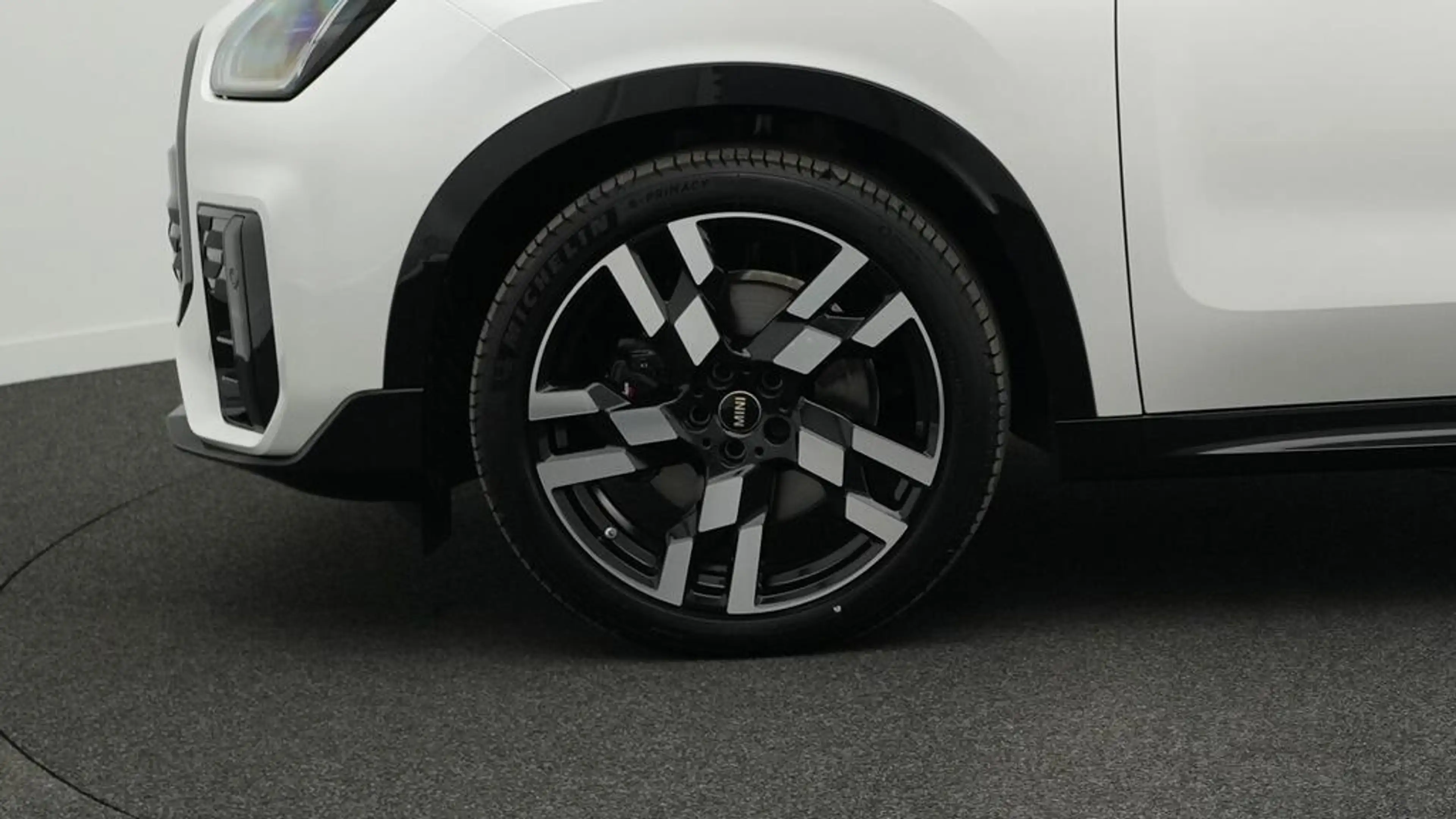 MINI Countryman S All4 John Cooper Works Trim — photo 10