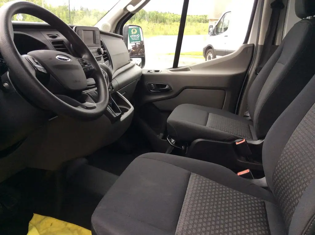 Ford Transit 250 2025 photo 4
