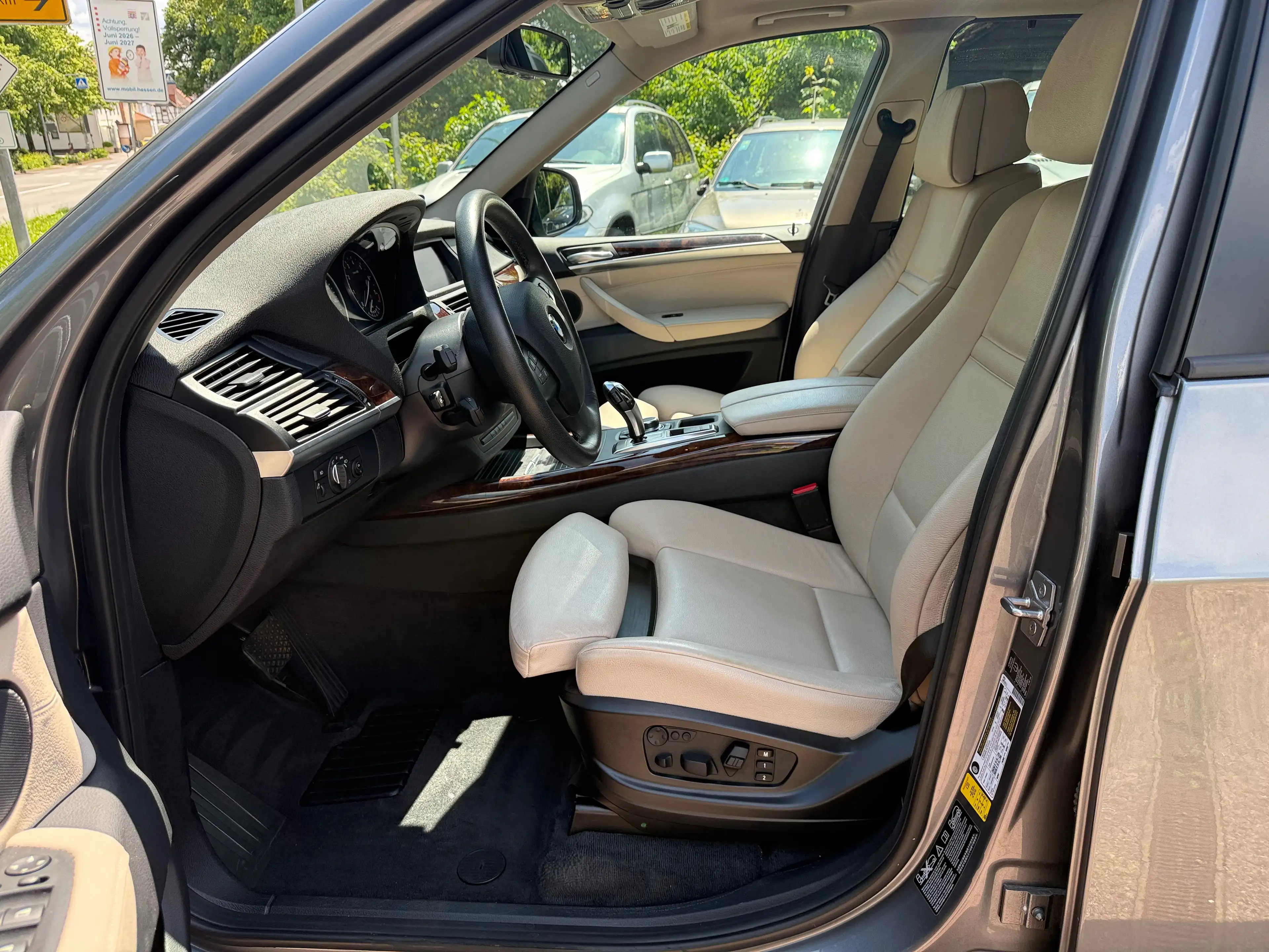 BMW X5 xDrive35i wenig Kilometer Gepflegter Zustand — photo 9
