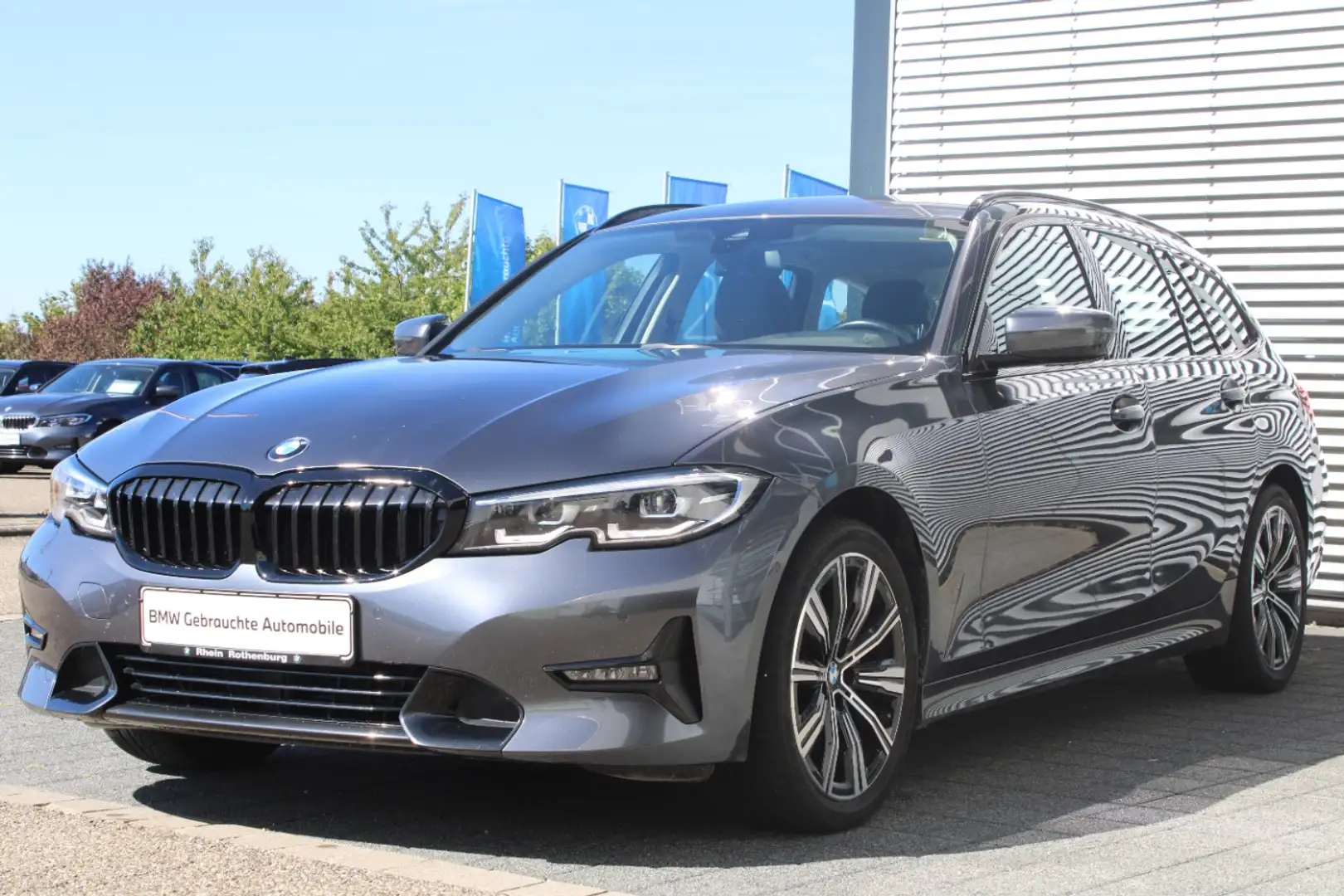 BMW 320 d Touring Sport Line Navi LED LIVE DAB Kamera Gris - 1