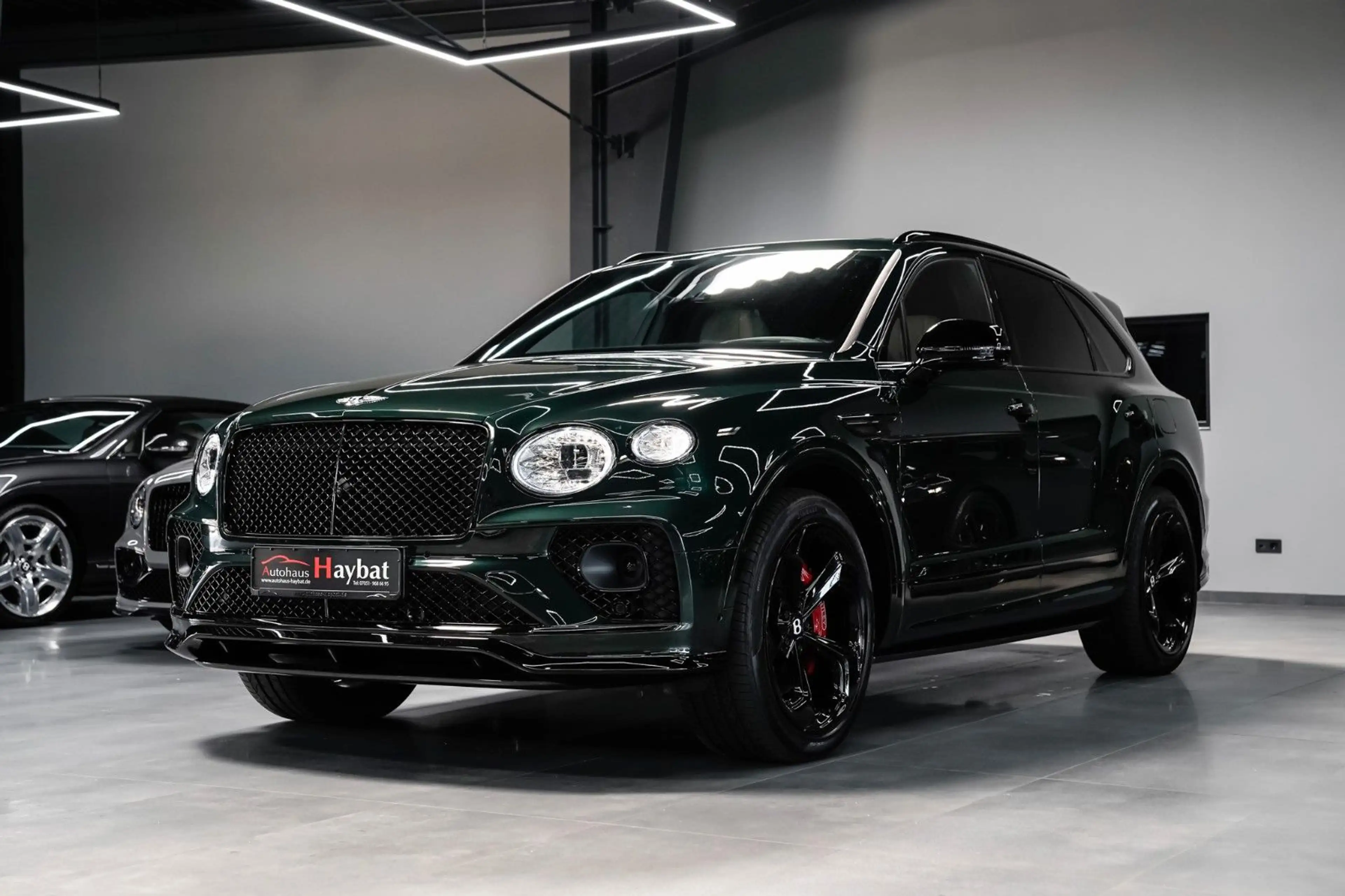 Bentley Bentayga Hybrid S Black Line-Pano-NAIM-22"