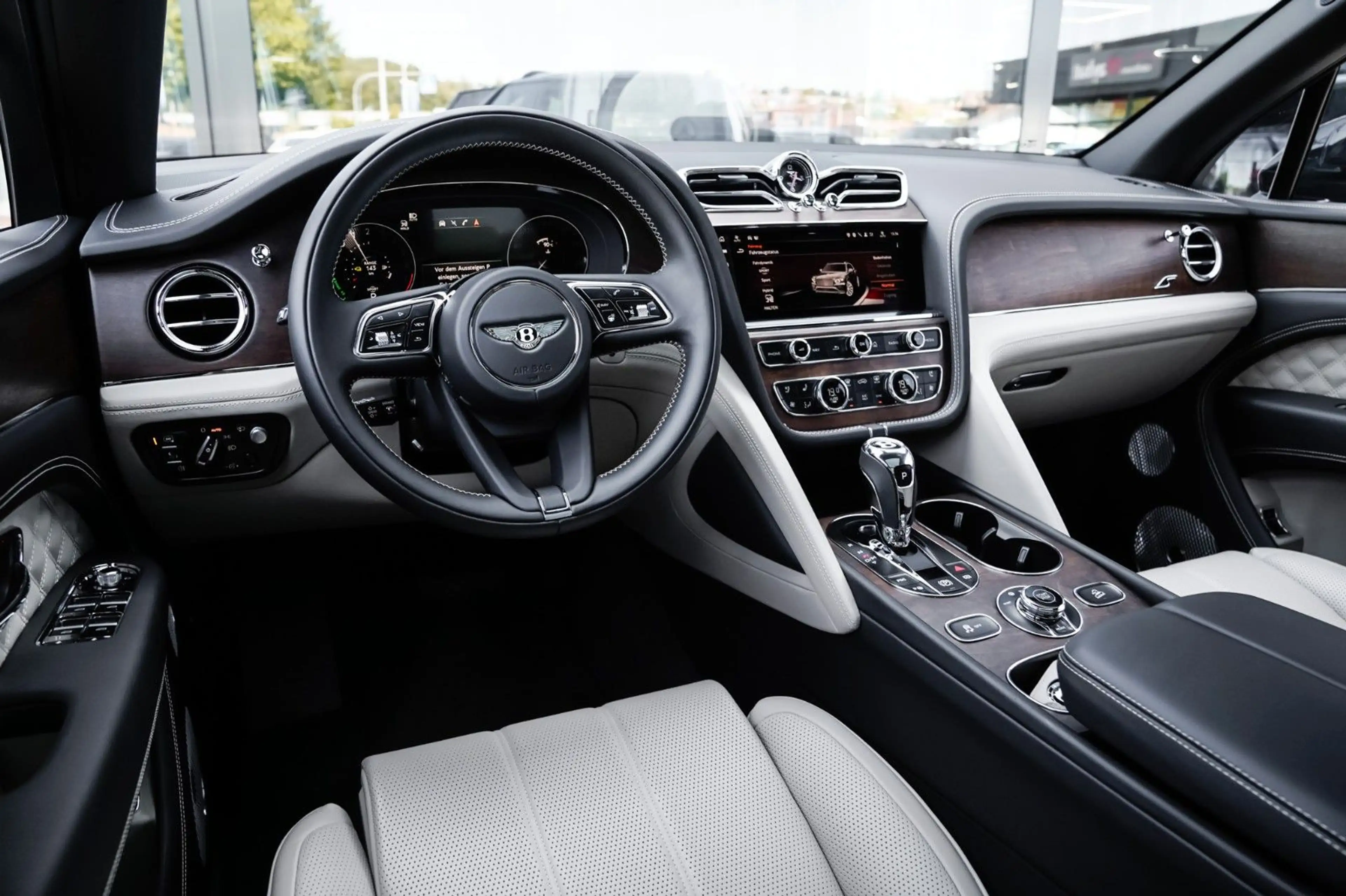 Bentley Bentayga Hybrid S Black Line-Pano-NAIM-22" — photo 11