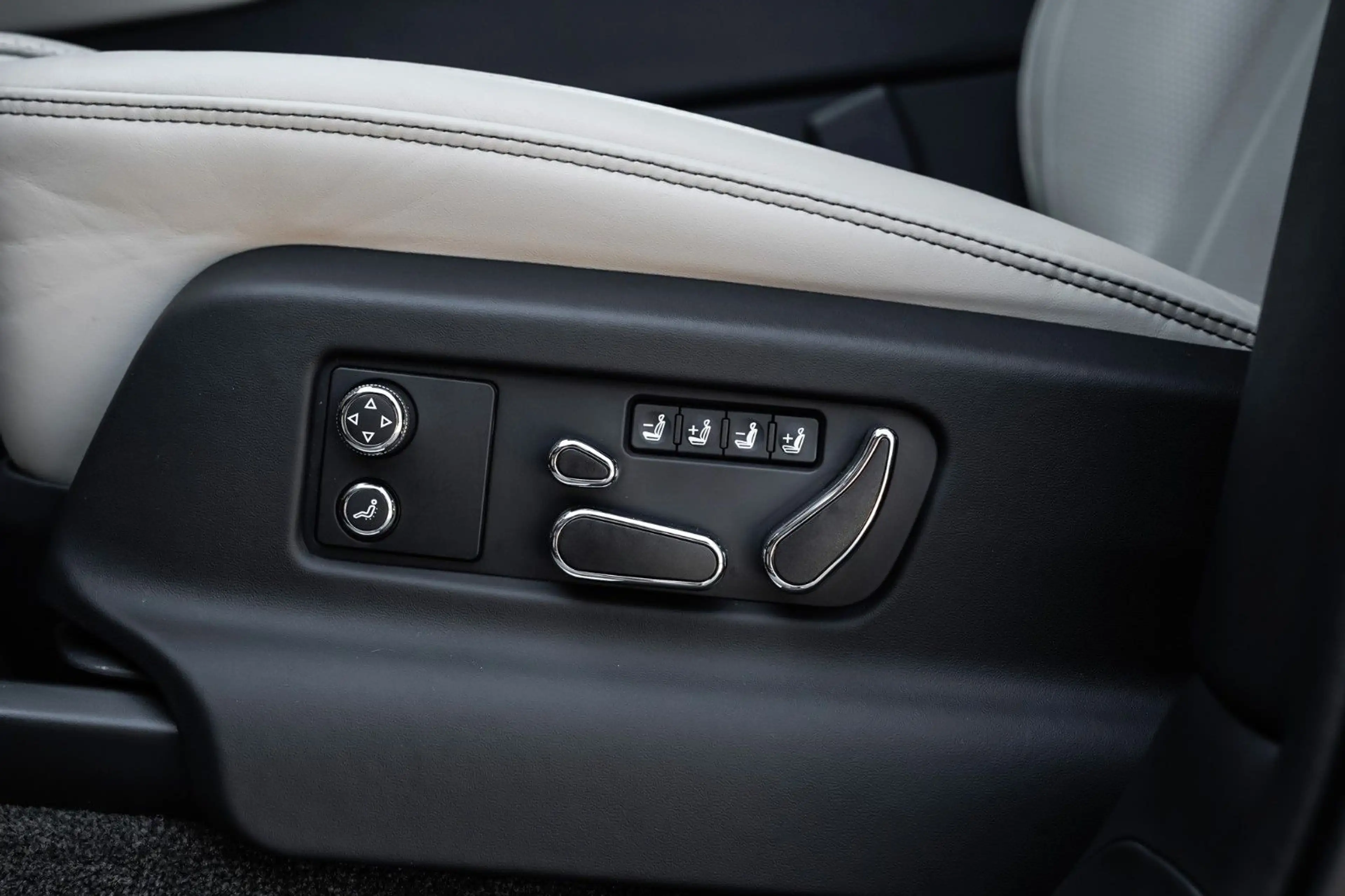 Bentley Bentayga Hybrid S Black Line-Pano-NAIM-22" — photo 14