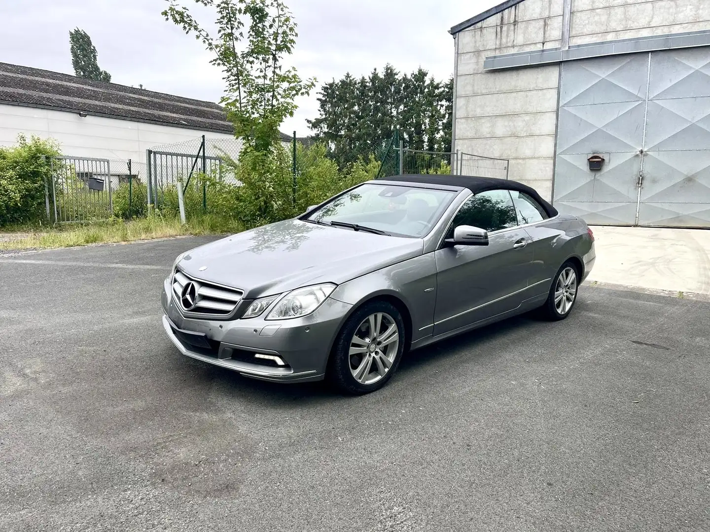 Mercedes-Benz E 200 AMG Argent - 1