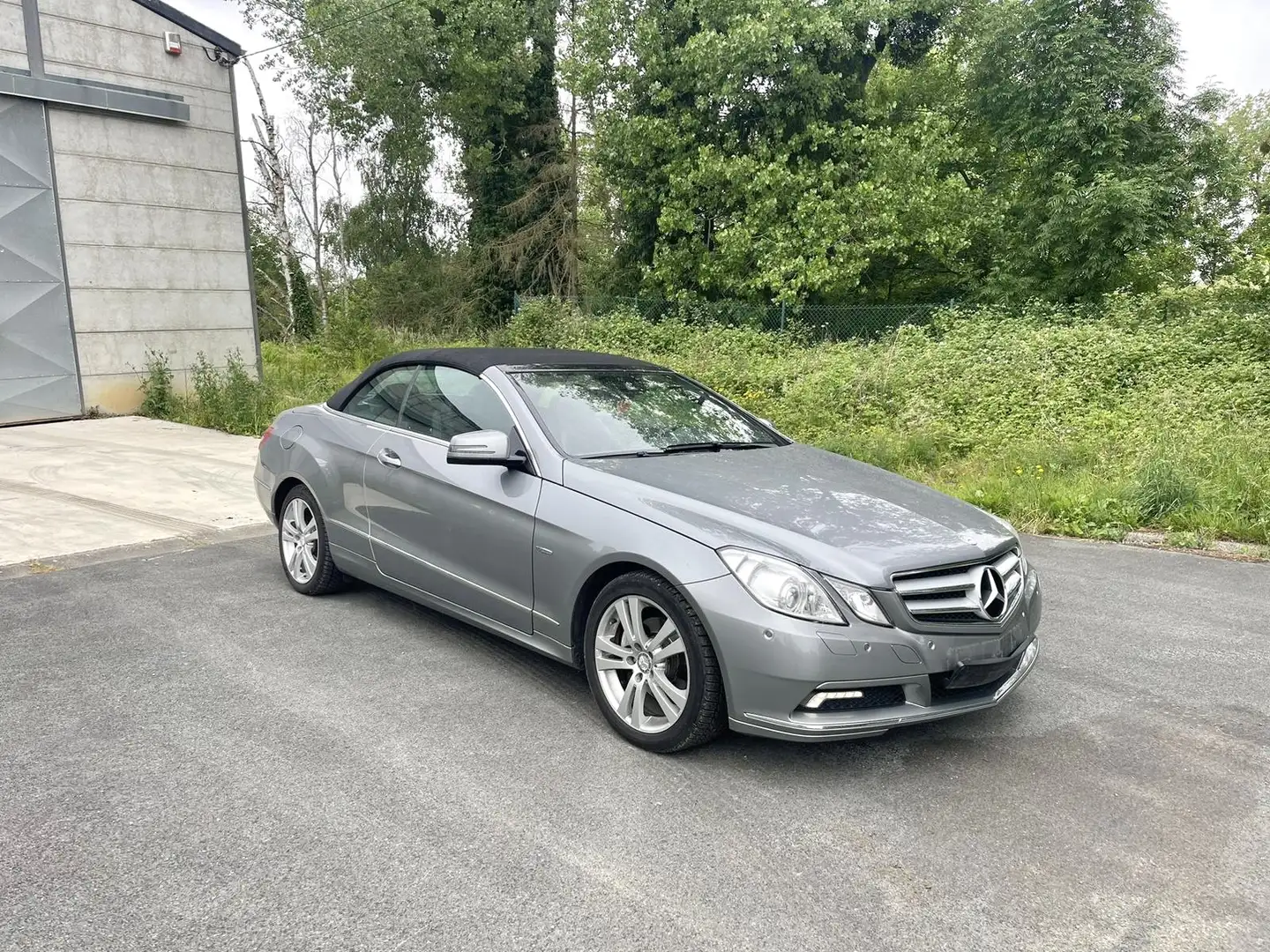 Mercedes-Benz E 200 AMG Argent - 2