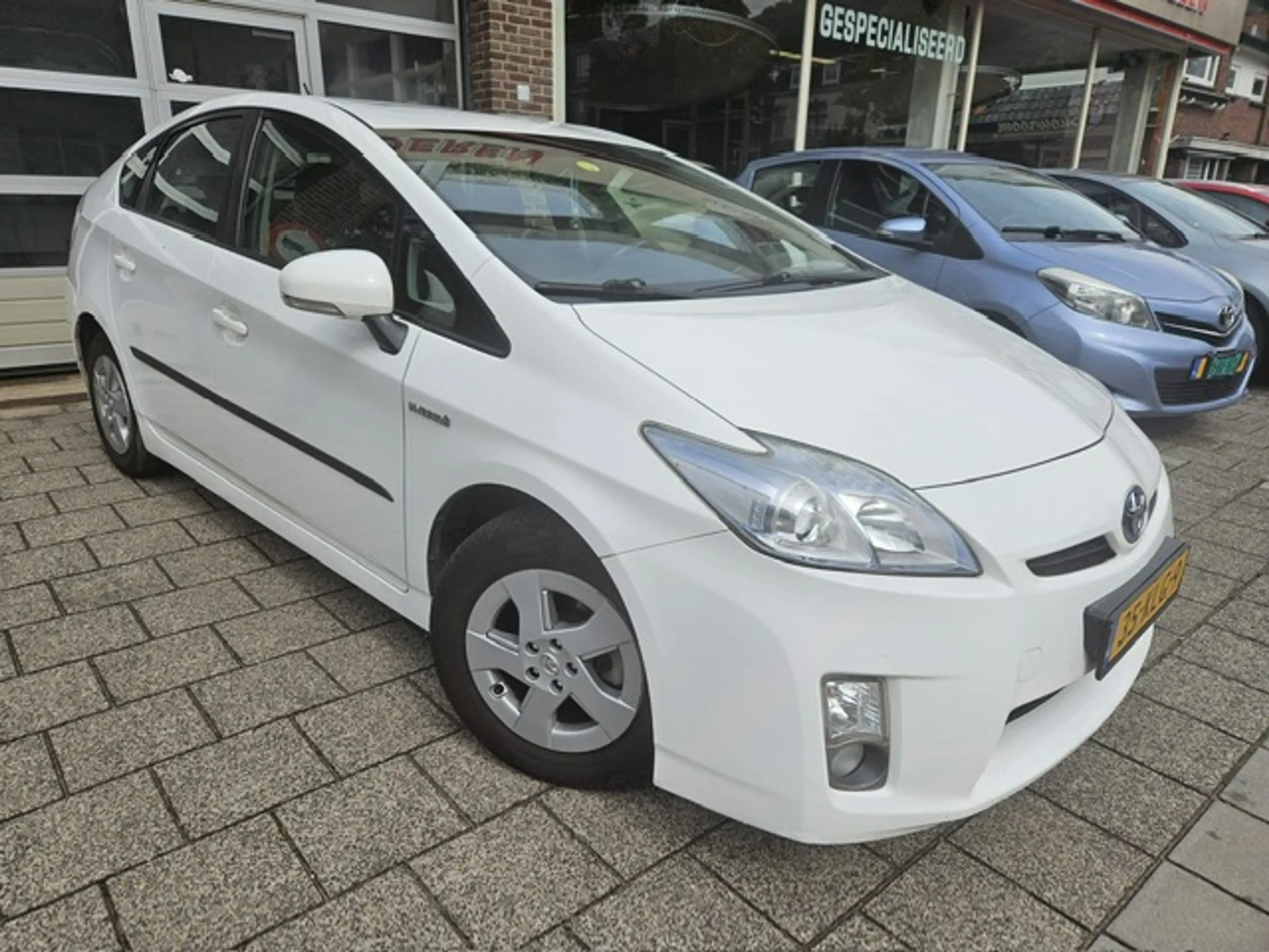 Toyota Prius 1.8 Comfort Carplay — photo 2