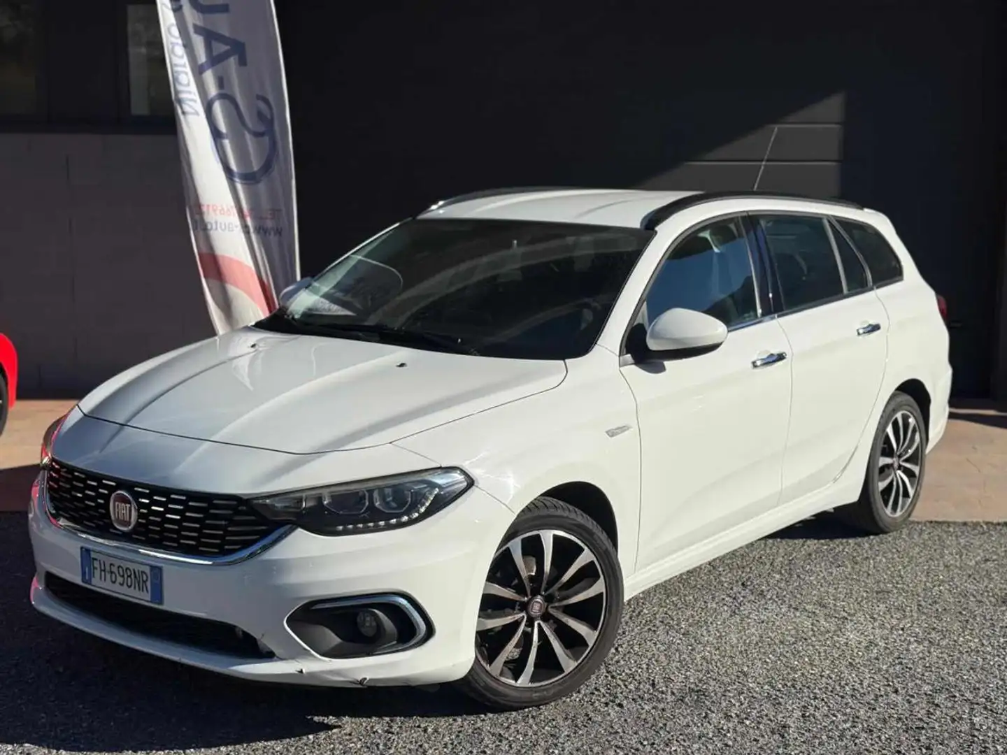 Fiat Tipo 1.4 T-Jet 120CV 5 porte Lounge Bianco - 2