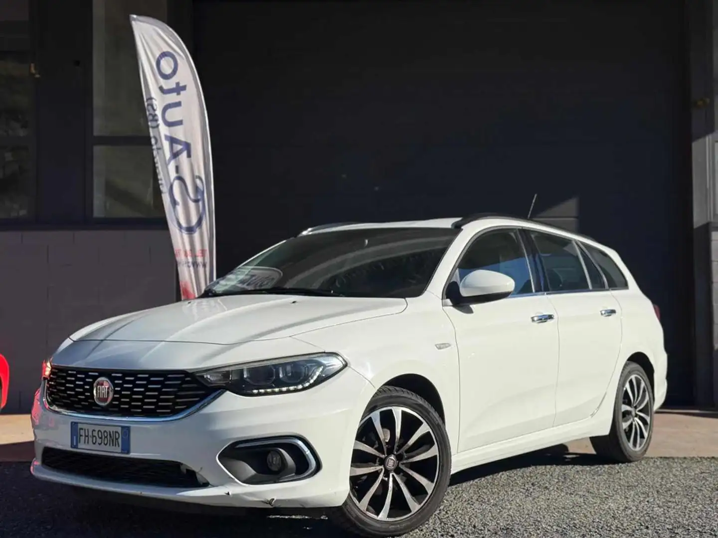 Fiat Tipo 1.4 T-Jet 120CV 5 porte Lounge Bianco - 1