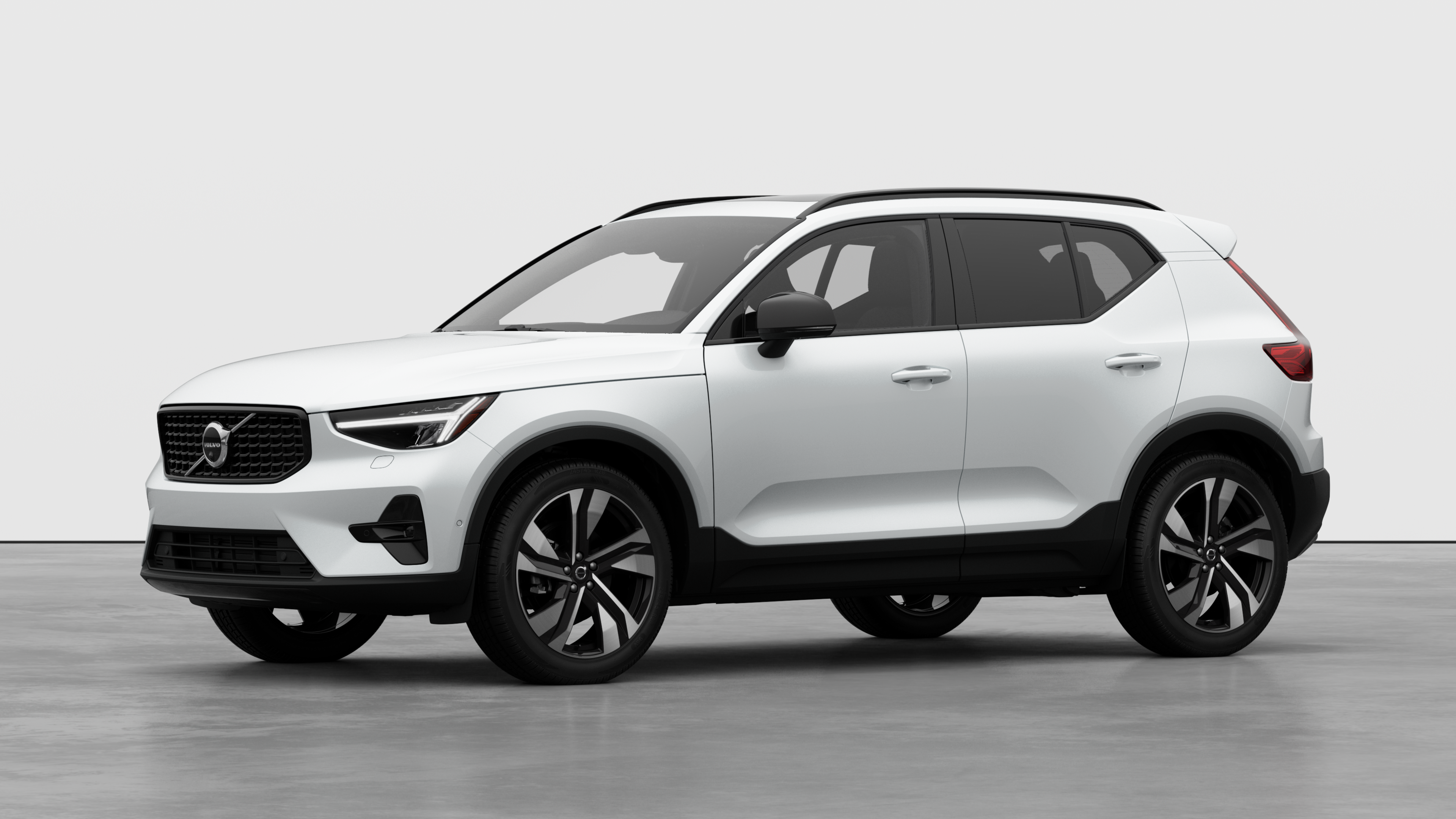2026 Volvo XC40 B5 Plus Dark Theme