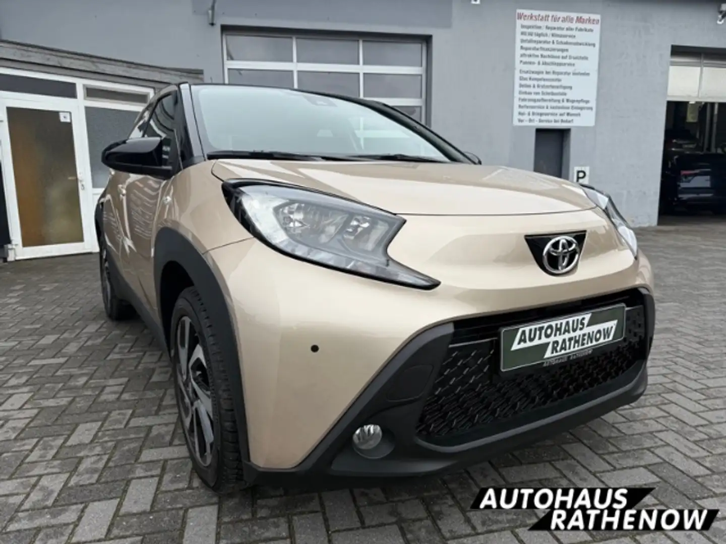 Toyota Aygo X Pulse 1.0 VVT-i EU6d Tempomat*RückfahrK. Musikstre Beige - 1