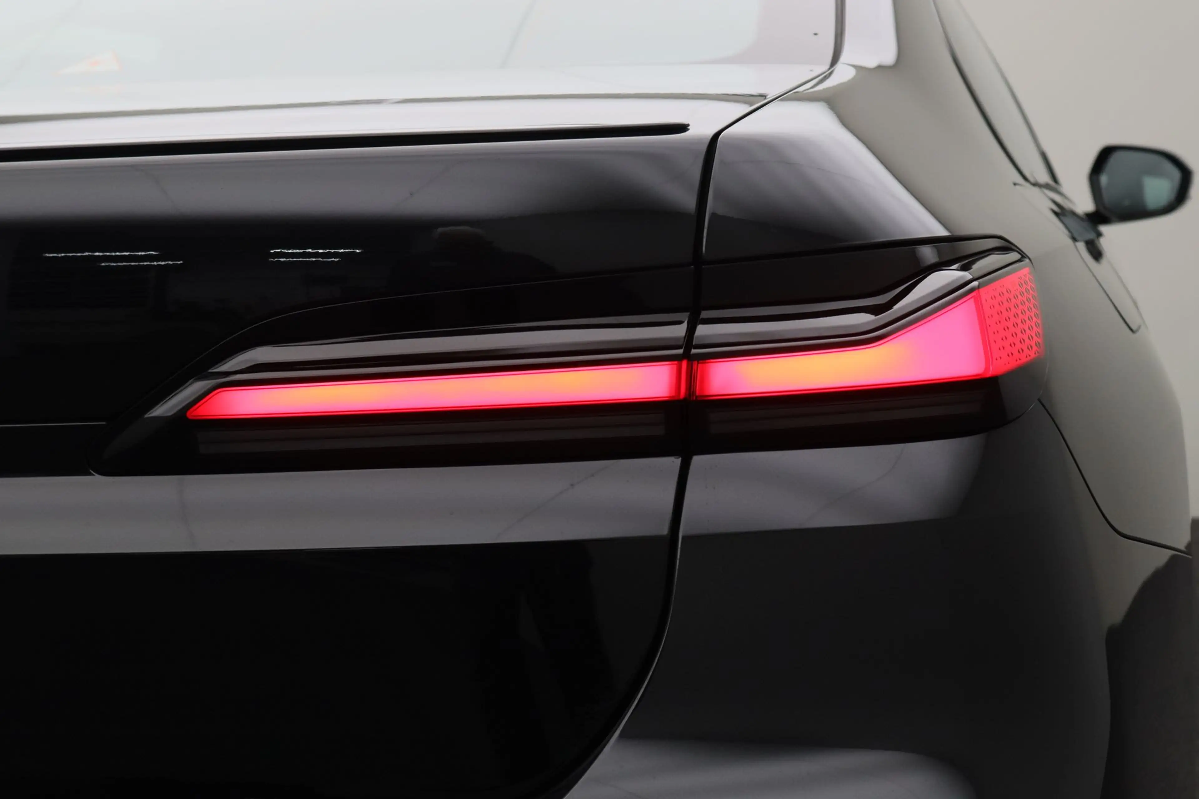 BMW i7 xDrive60 106 kWh | M-sport Pro. | Driving Assistan — photo 11