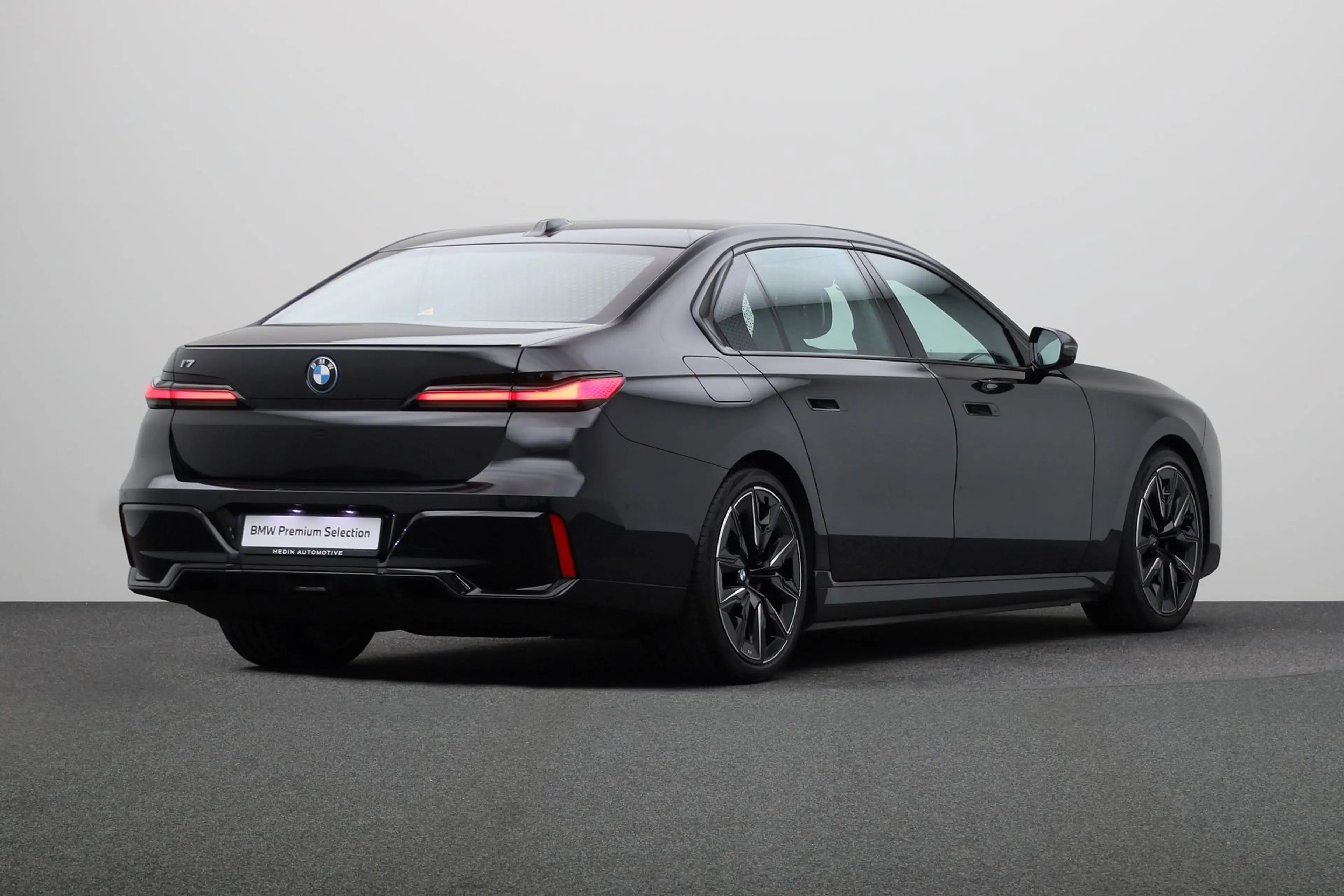 BMW i7 xDrive60 106 kWh | M-sport Pro. | Driving Assistan — photo 2