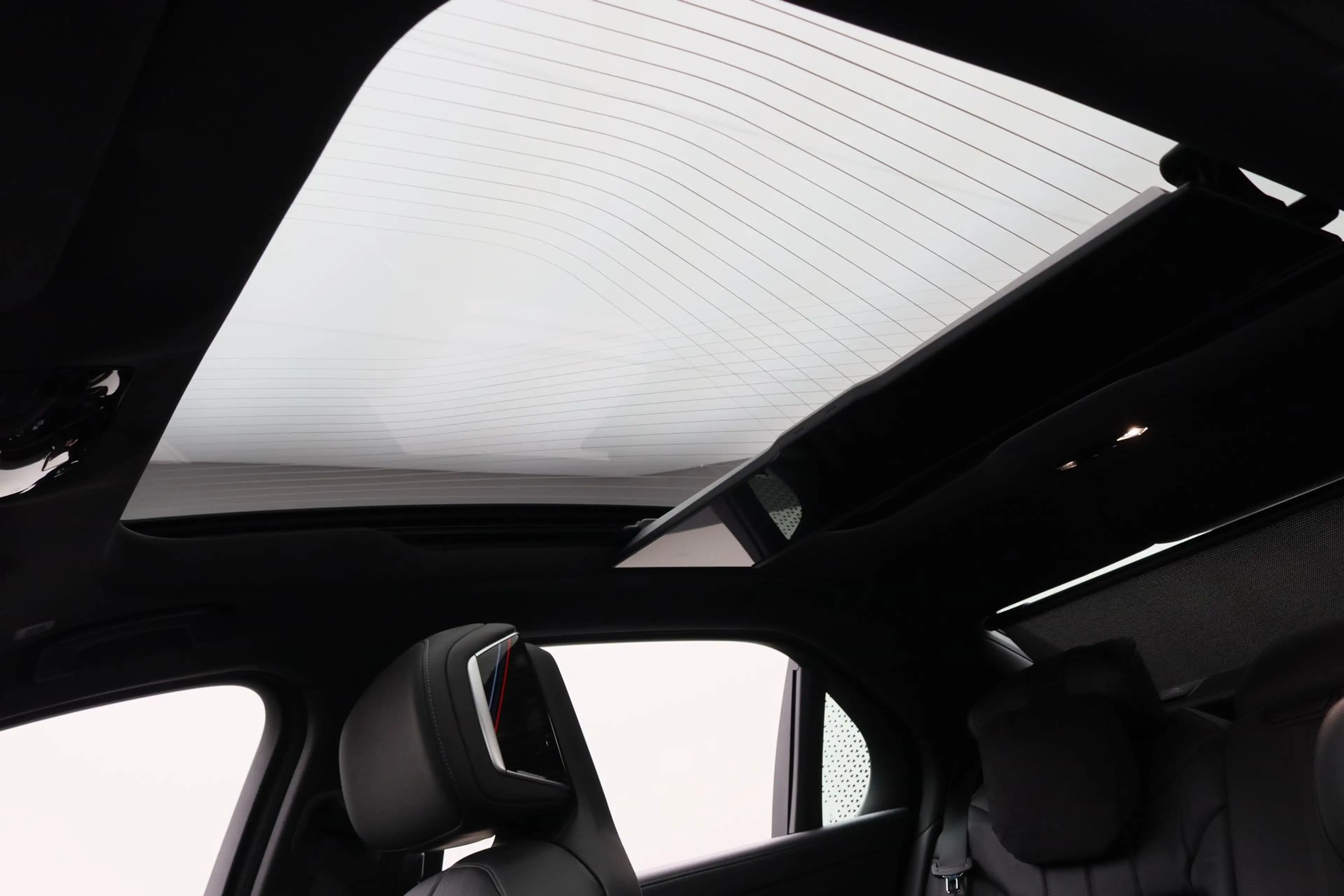 BMW i7 xDrive60 106 kWh | M-sport Pro. | Driving Assistan — photo 6