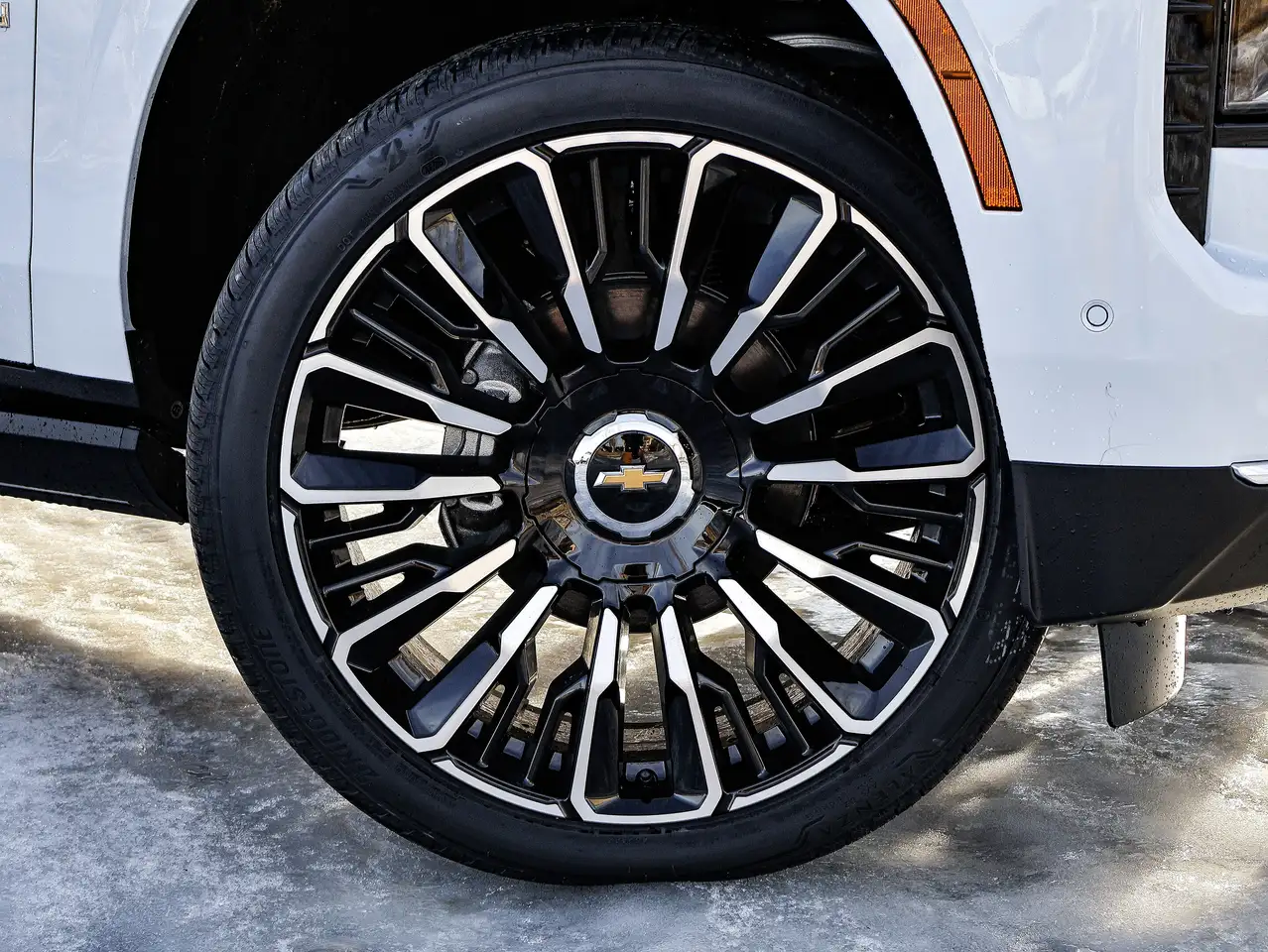 Chevrolet Suburban снимка Chevrolet Suburban