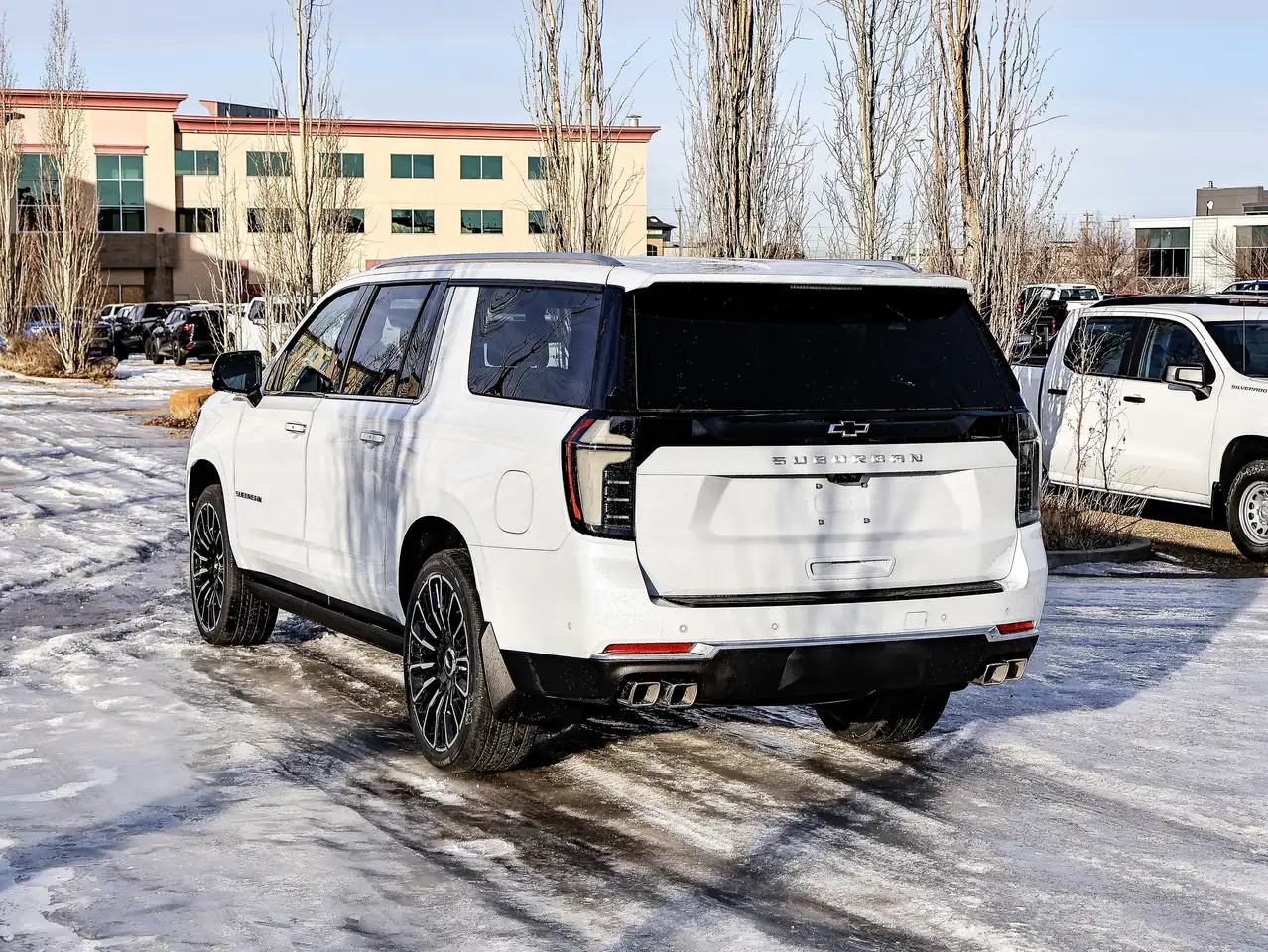 Chevrolet Suburban снимка Chevrolet Suburban