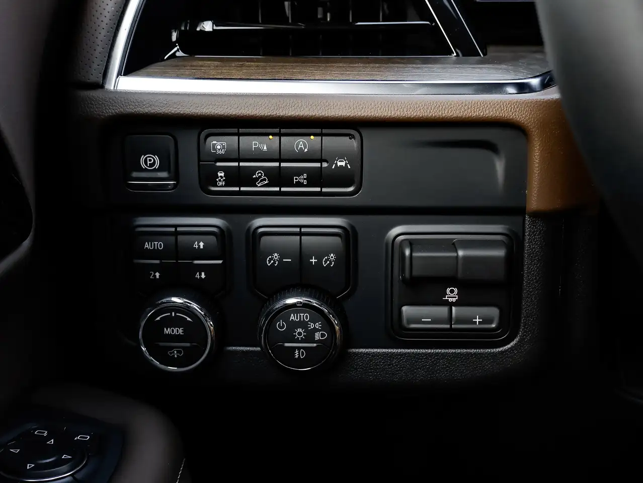 Chevrolet Suburban снимка Chevrolet Suburban