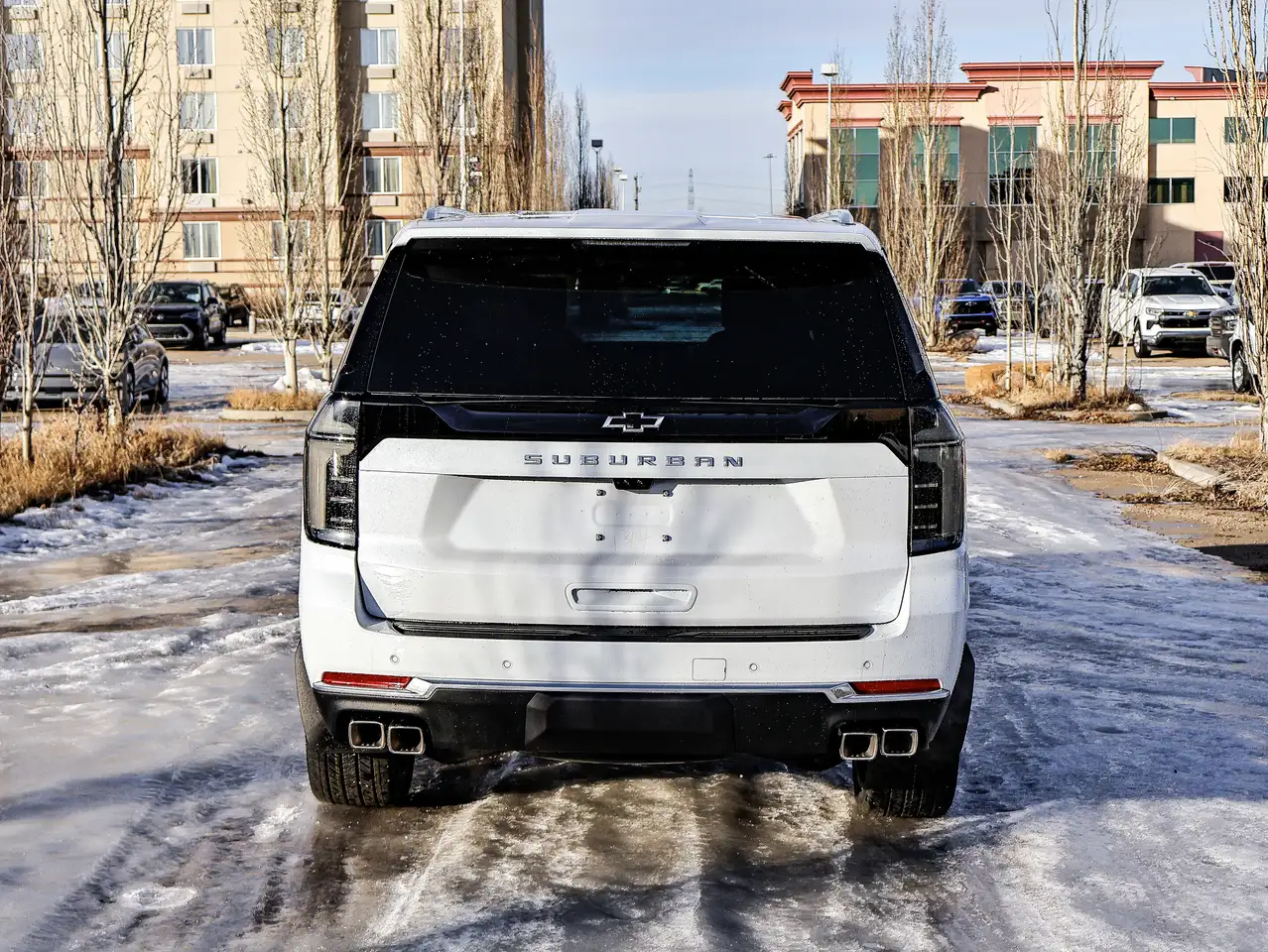 Chevrolet Suburban снимка Chevrolet Suburban