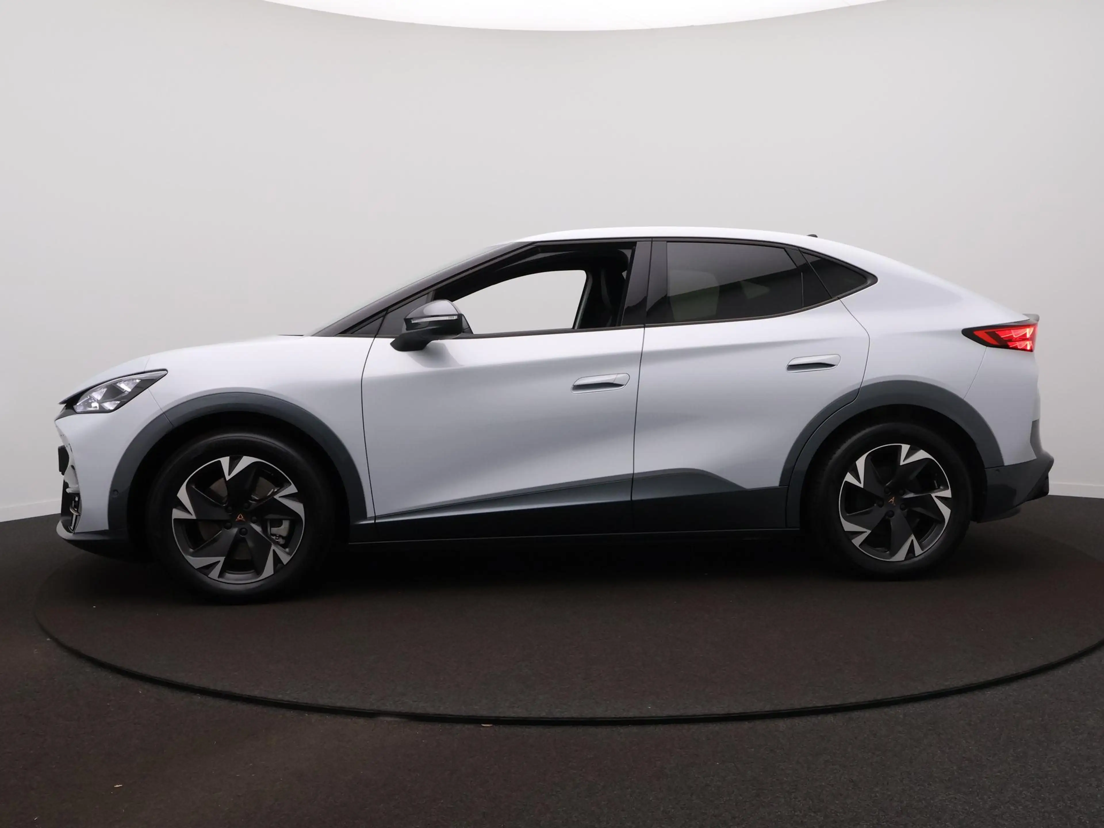 CUPRA Tavascan Business 82 kWh . — photo 8
