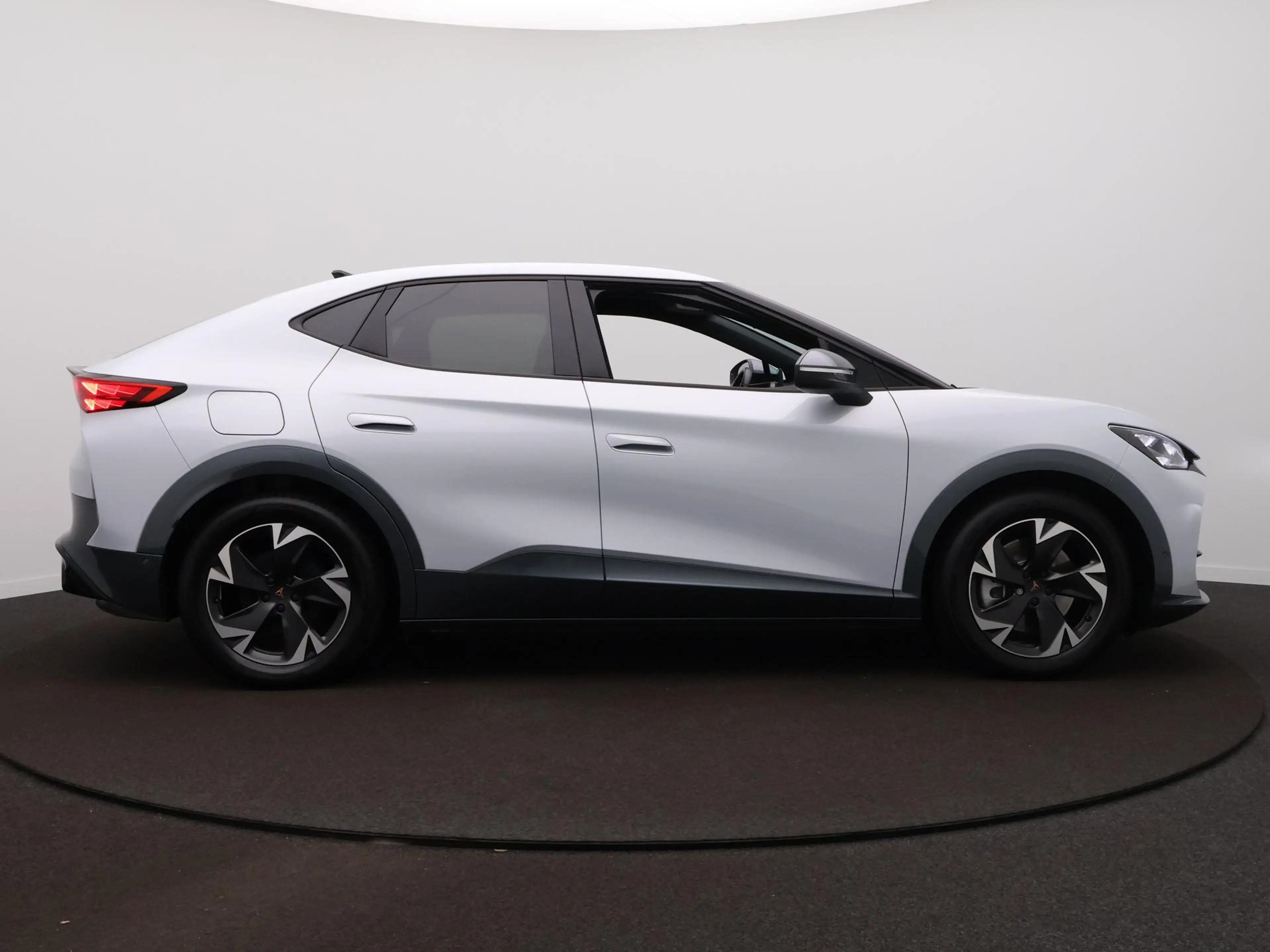 CUPRA Tavascan Business 82 kWh . — photo 4