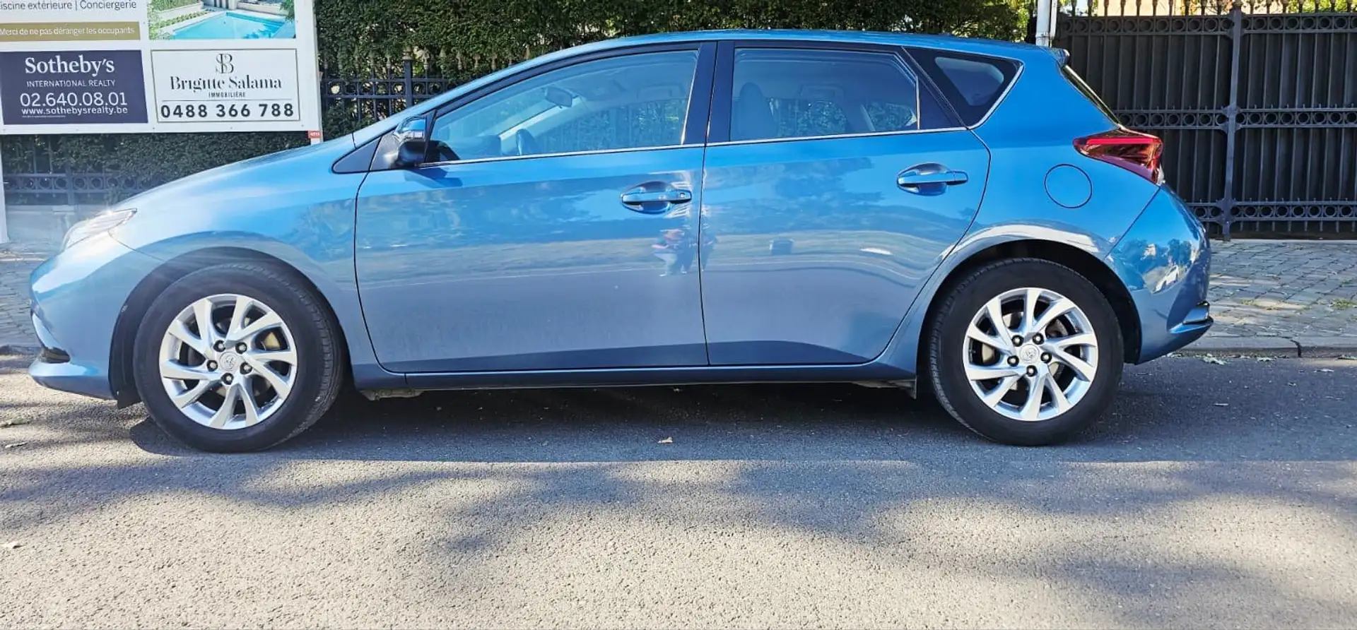 Toyota Auris Auris 1.33i VVT-i Comfort Niebieski - 1