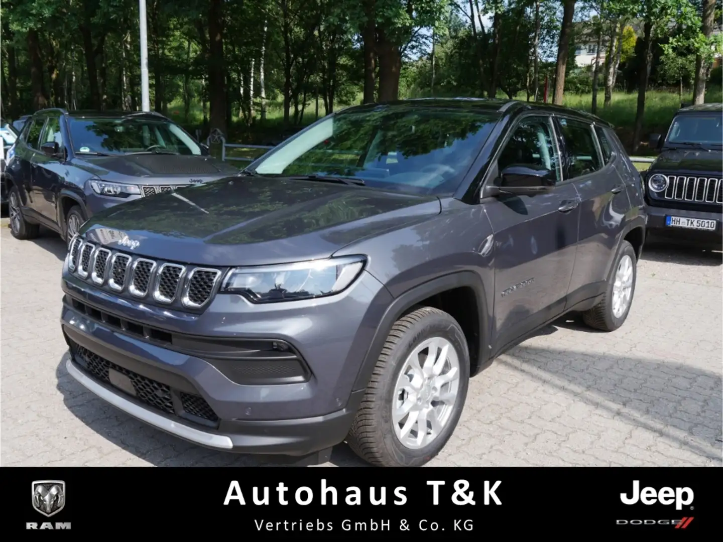 Jeep Compass Altitude e-Hybrid FWD 1.5l Park Winter Sicherheit Grau - 1