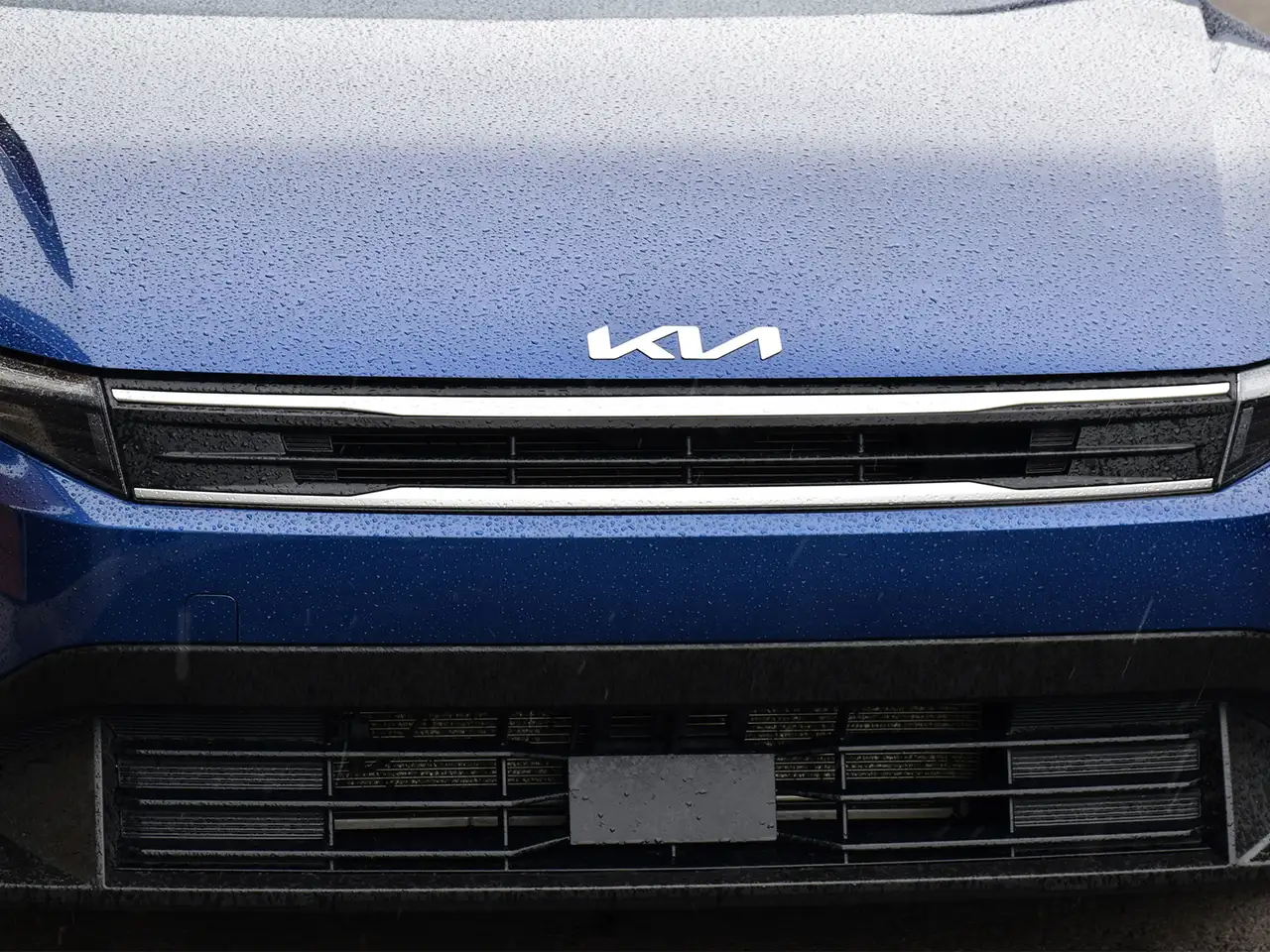 Kia K4 photo Kia K4