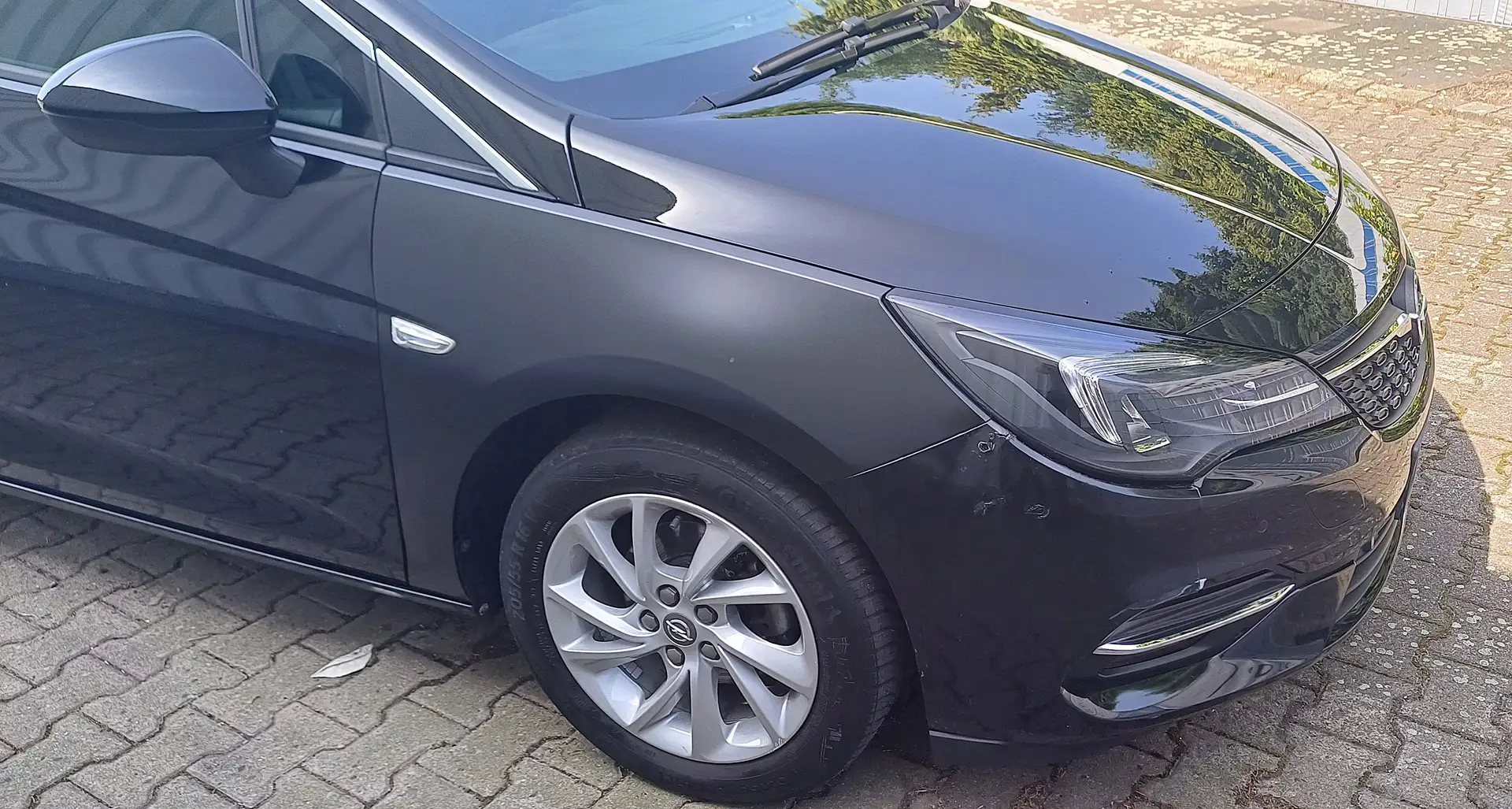 Opel Astra Elegance-Klimaaut-Navi-Leder-Kamera-Sitzhg-Alu-PDC Noir - 2