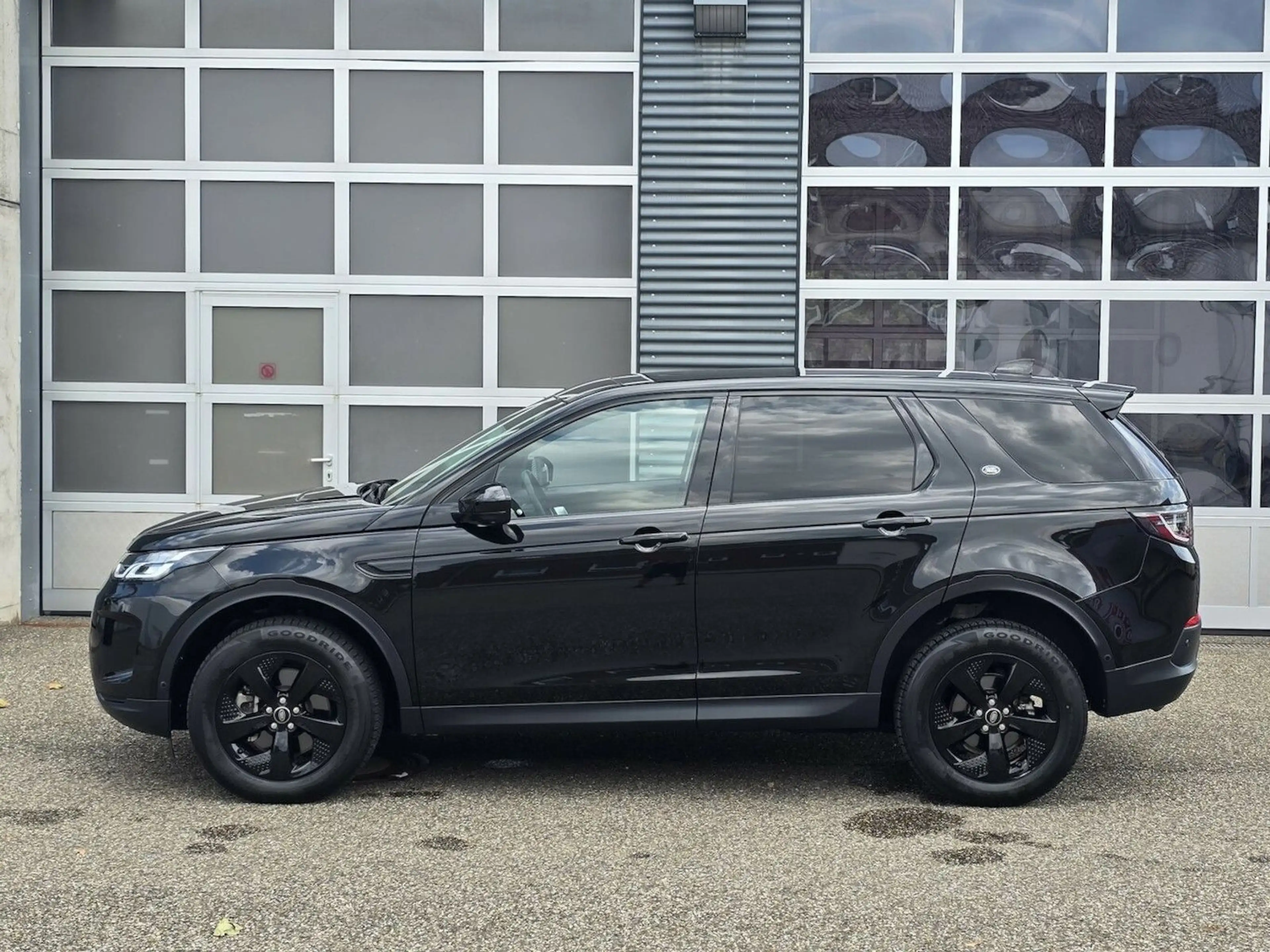 Land Rover Discovery Sport S AWD Panoramadach — photo 2