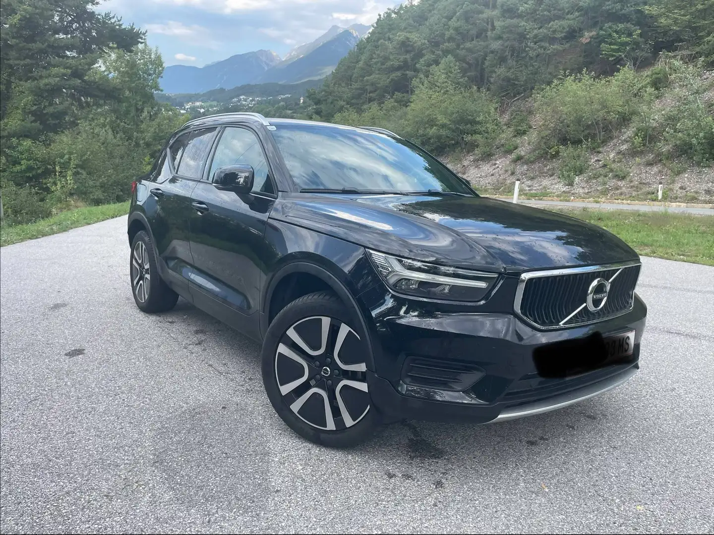 Volvo XC40 XC40 T3 Momentum Geartronic Momentum Schwarz - 1