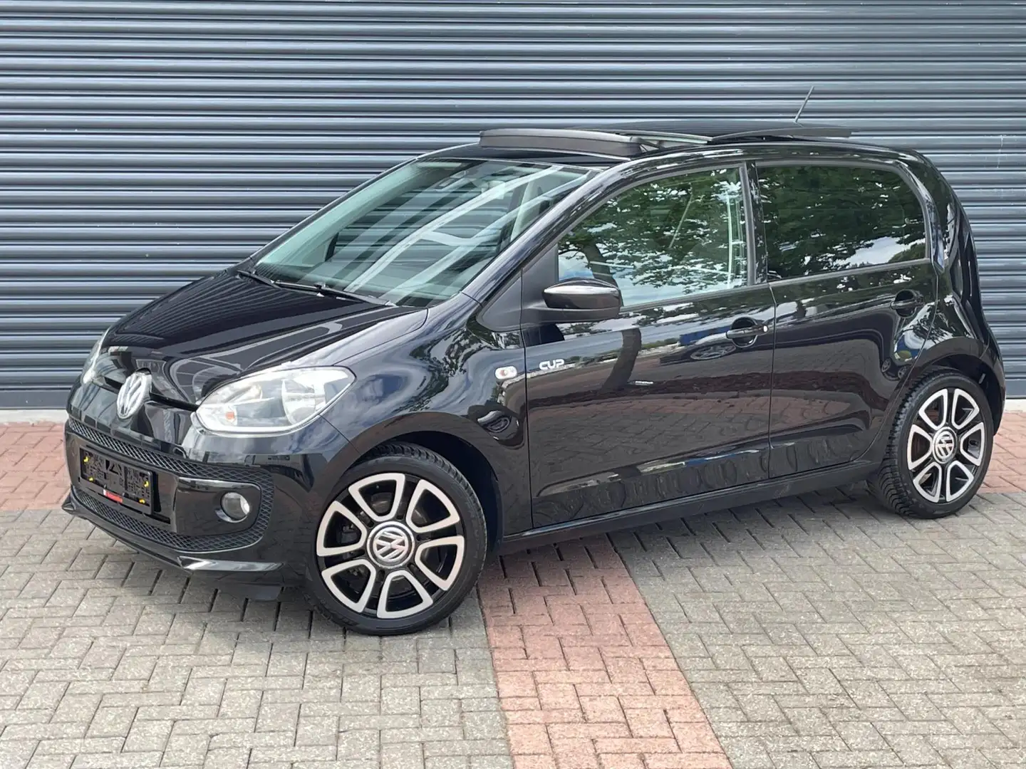 Volkswagen up! 1.0 Cup Pano| Parkeersensor | Cruise | - 2