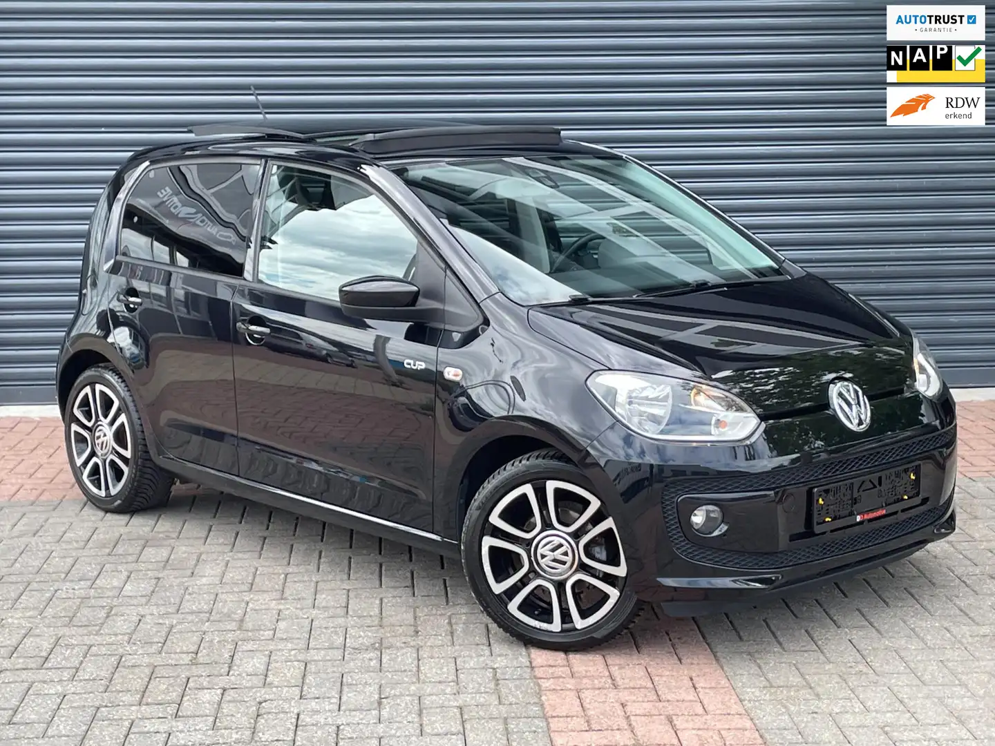 Volkswagen up! 1.0 Cup Pano| Parkeersensor | Cruise | - 1