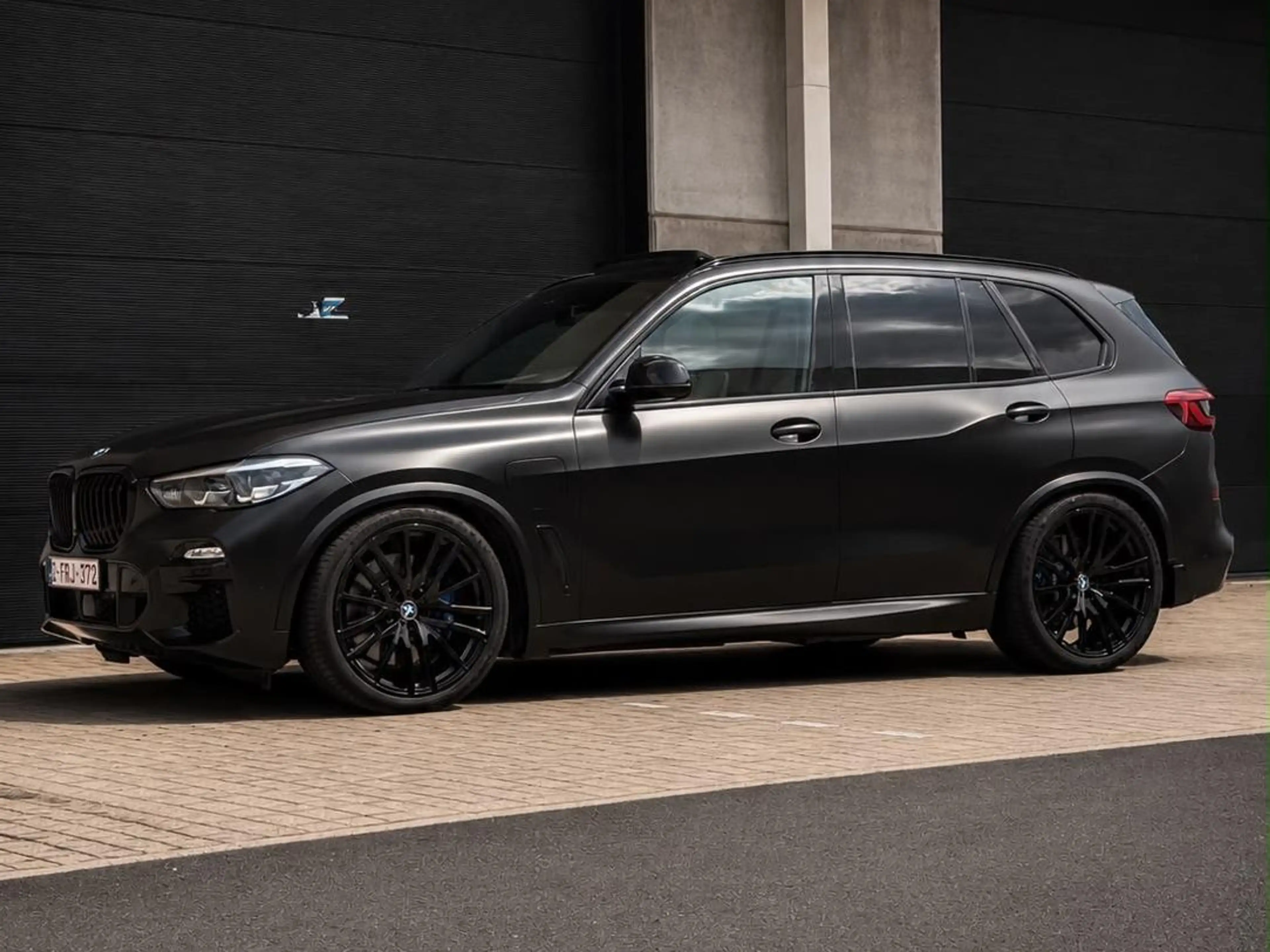 BMW X5 45e xDrive • Toit Pano • Pack M • Historique BMW — photo 2