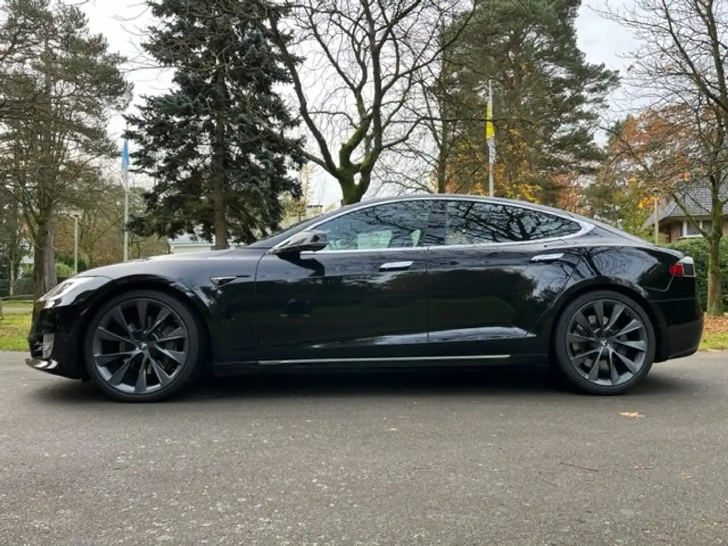 Tesla Model S 100D Zwart - 1