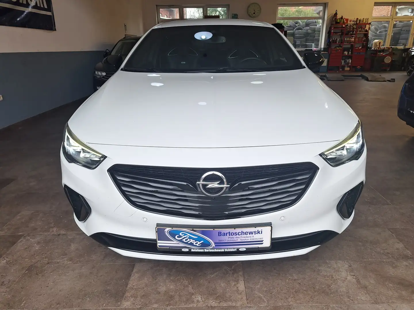 Opel Insignia GSi 4x4 Weiß - 1