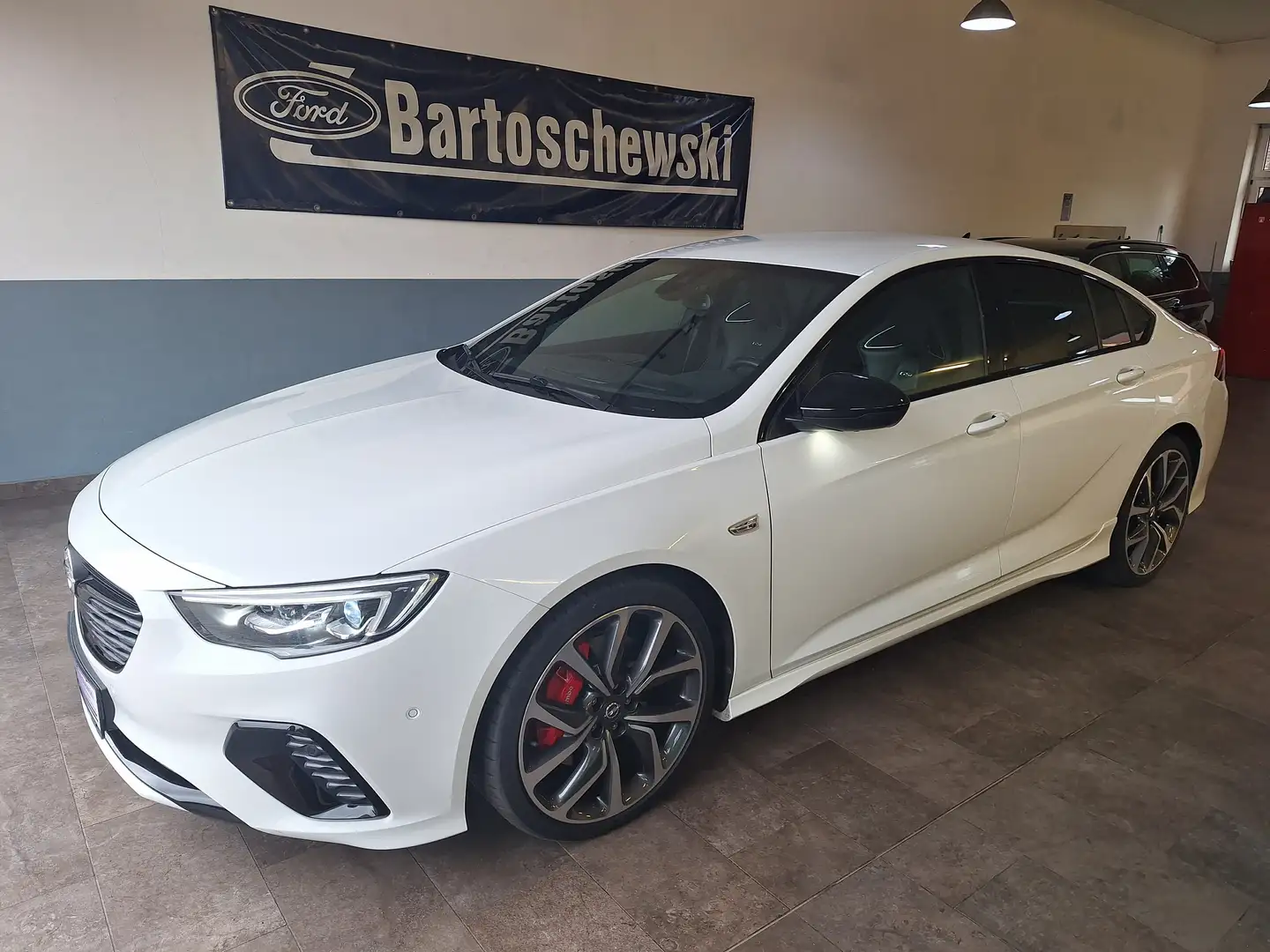 Opel Insignia GSi 4x4 Weiß - 2