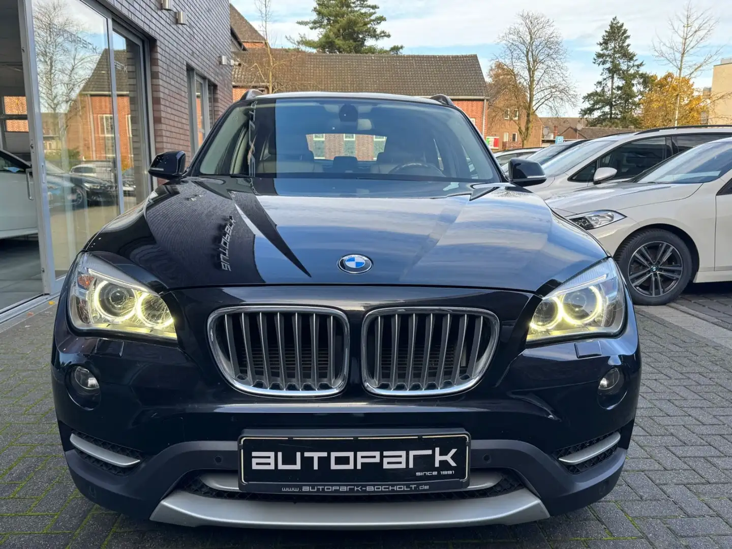 BMW X1 18 i sDrive X-Line,Bi-Xenon°LM18°1 Hand Schwarz - 2