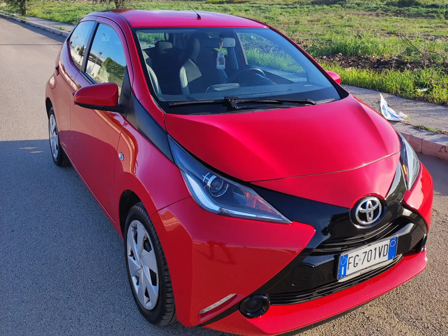 Toyota Aygo Aygo II 2017 5p 1.0 x-cool Rosso - 2