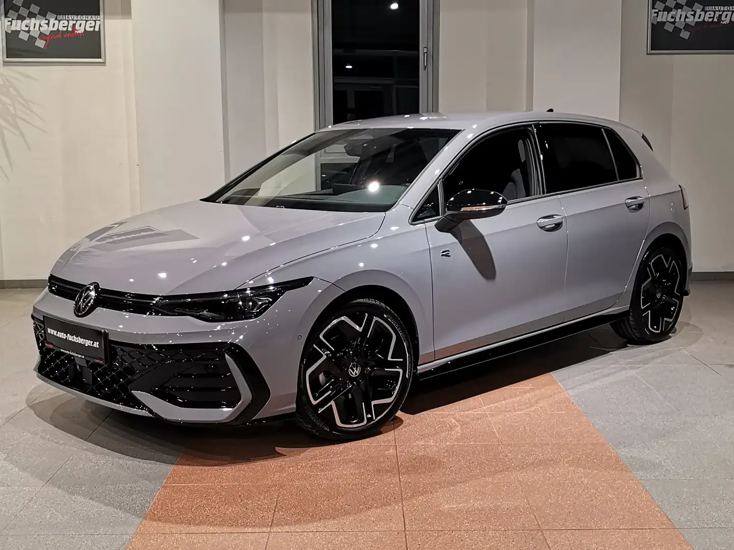 Volkswagen Golf 1.5 R-Line DSG Unlim. Black-Style*AHK*APP*IQLight Grau - 1