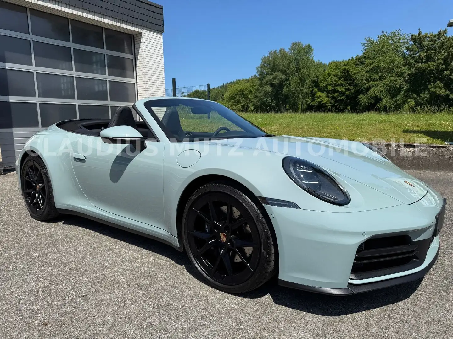 Porsche 992 .2 Cabrio °shade green°INNO°MATRIX°SPORTABGAS Grün - 2