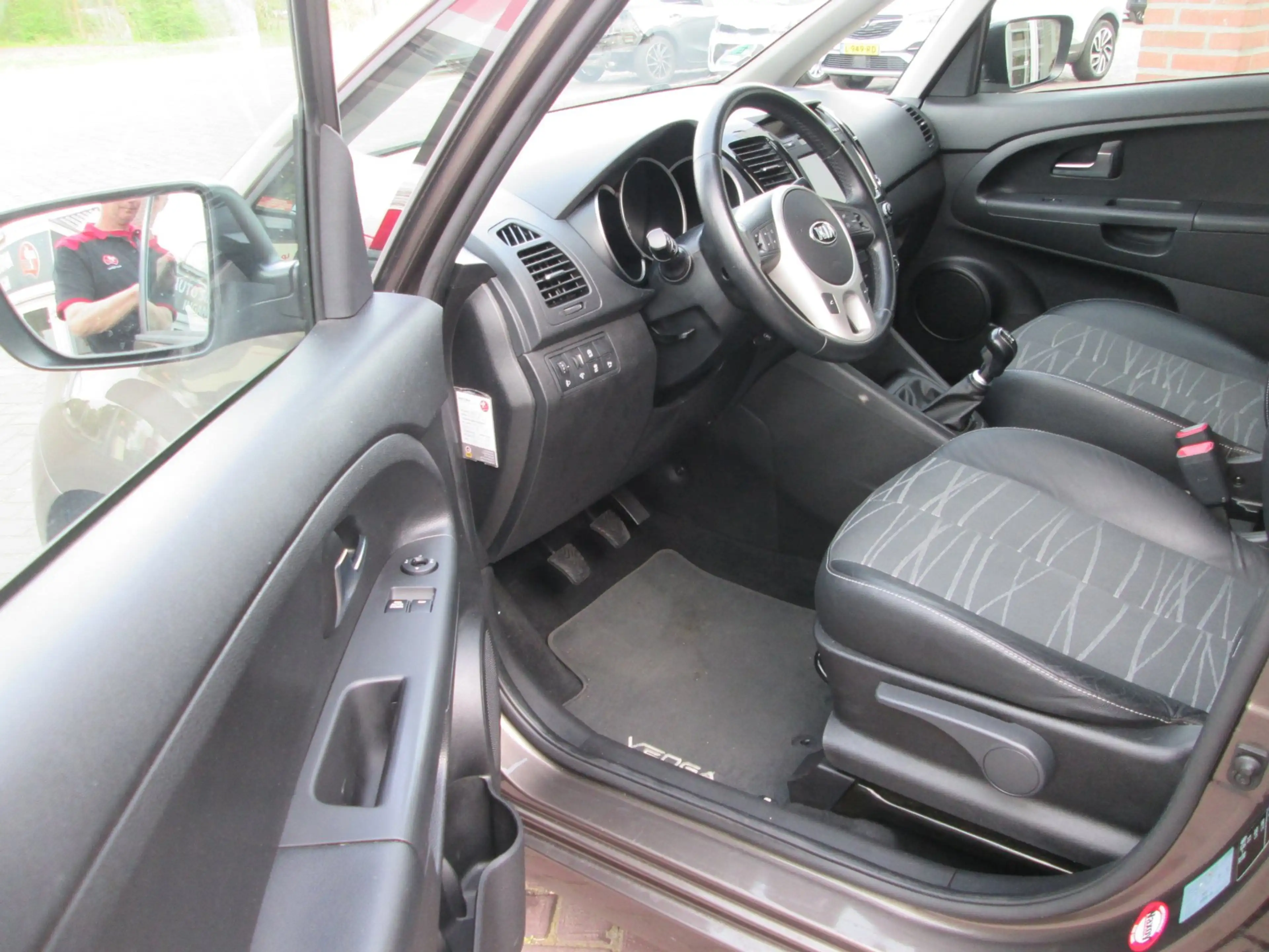 Kia Venga 1.4 CVVT DynamicPLusLine — photo 6